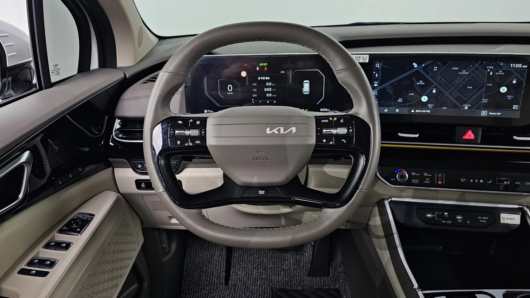 Kia Carnival HEV 7seater Signature, гибрид, 2024 г. 8329 км. — фото 13