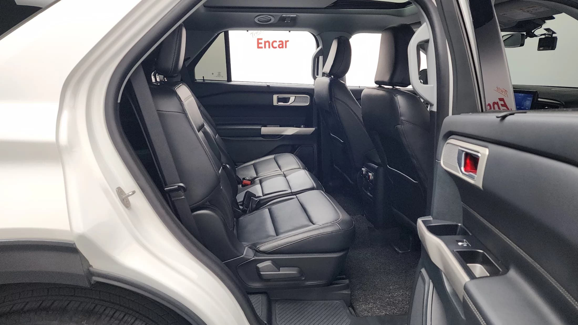 Ford EXPLORER 2.3 LimIted 4WD, 2023 г. 18961 км. — фото 12