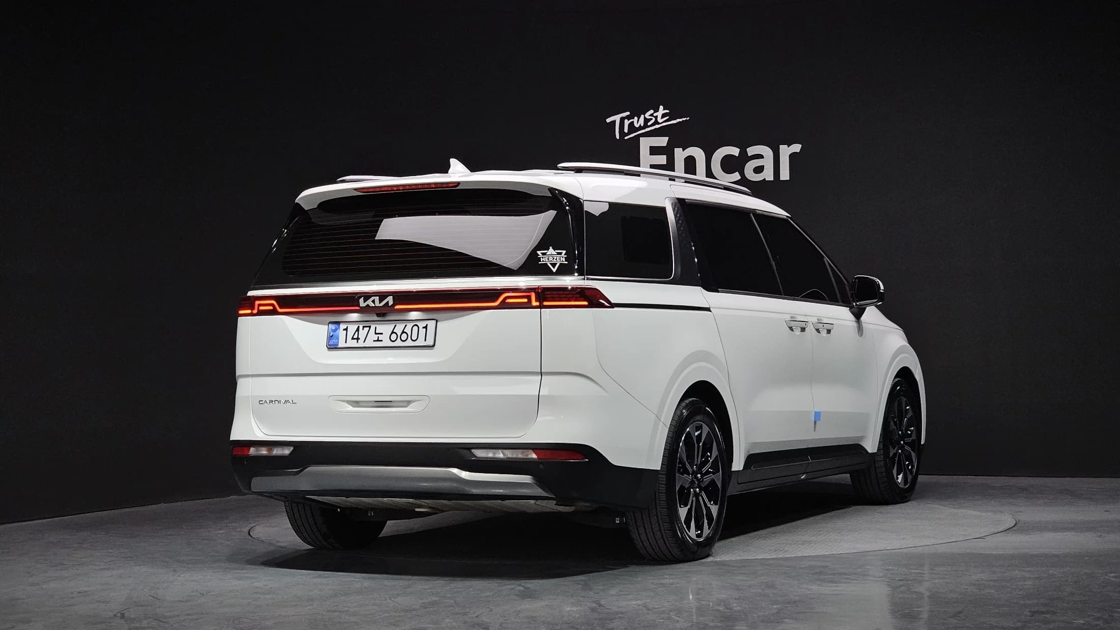 Kia Carnival 9-Seater Noblesse, 2022 г. 72465 км. — фото 2