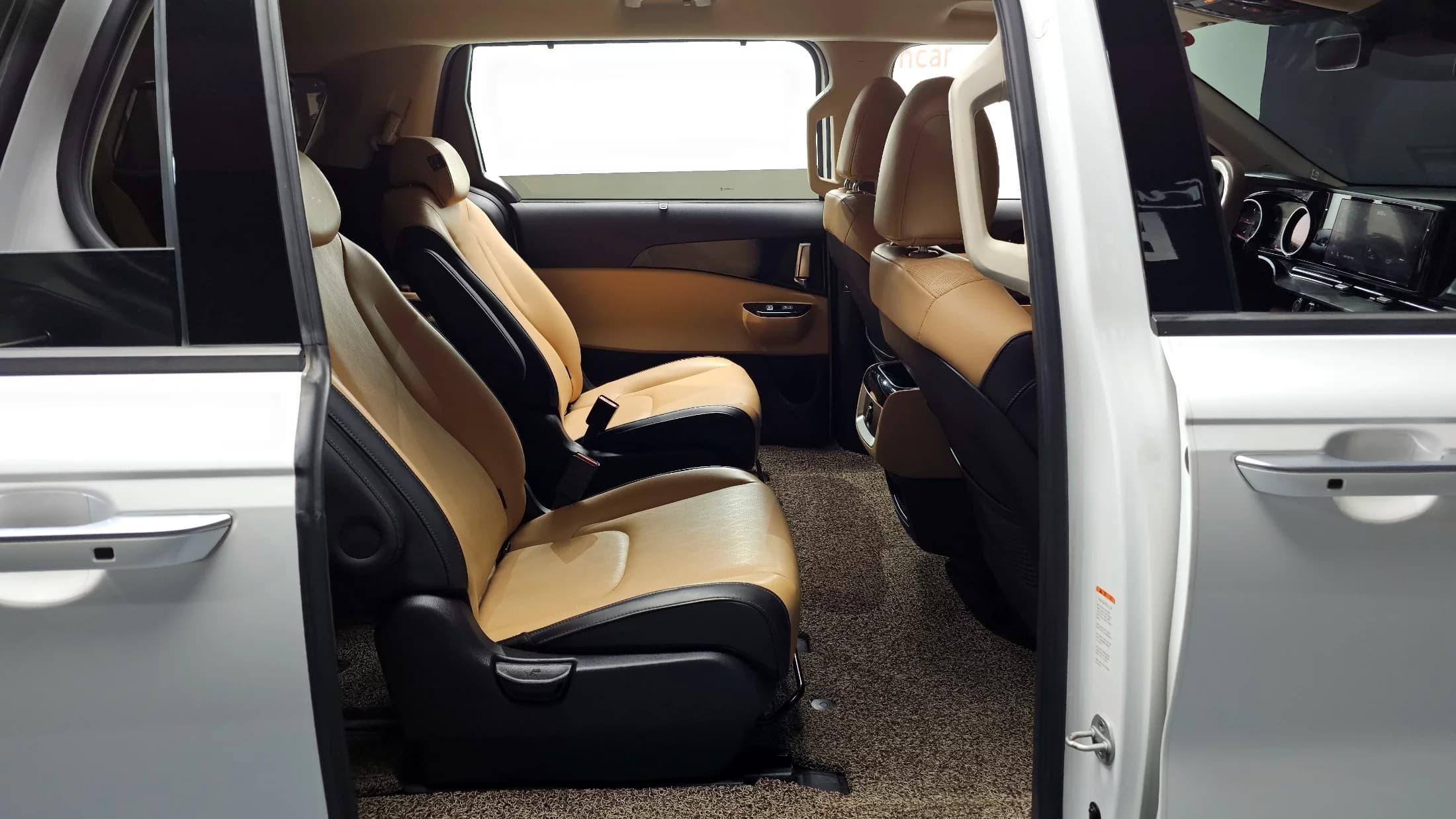 Kia Carnival 9-Seater Noblesse, 2022 г. 72465 км. — фото 12