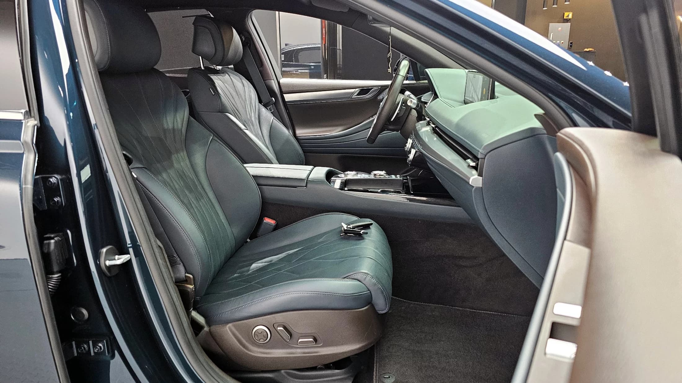 Genesis G80 Gasoline 2.5 Turbo AWD, 2023 г. 38891 км. — фото 11