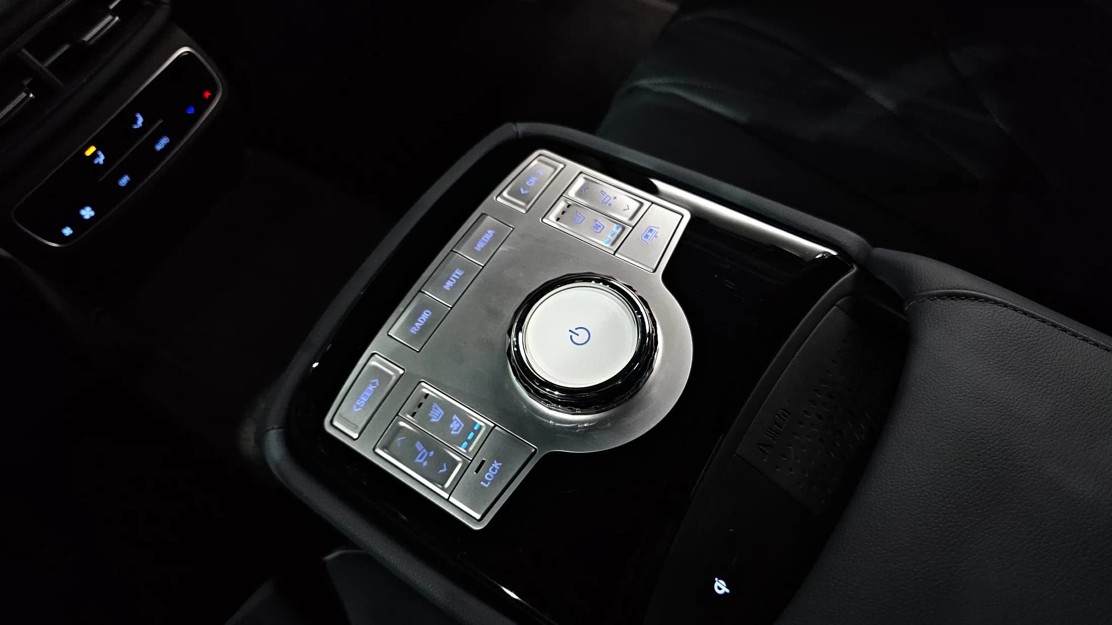 Genesis G80 Gasoline 2.5 Turbo AWD, 2023 г. 38891 км. — фото 19