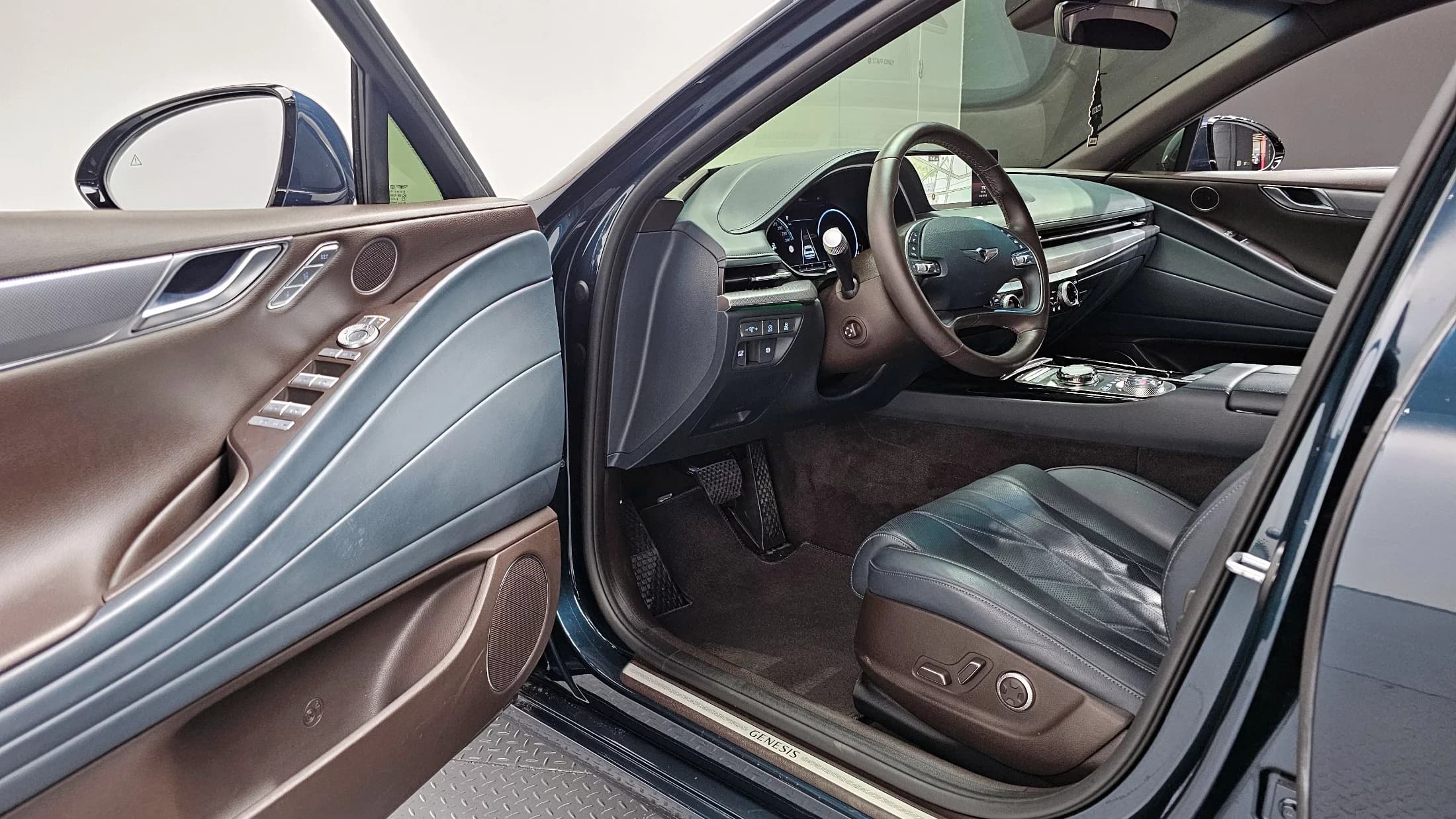 Genesis G80 Gasoline 2.5 Turbo AWD, 2023 г. 38891 км. — фото 10