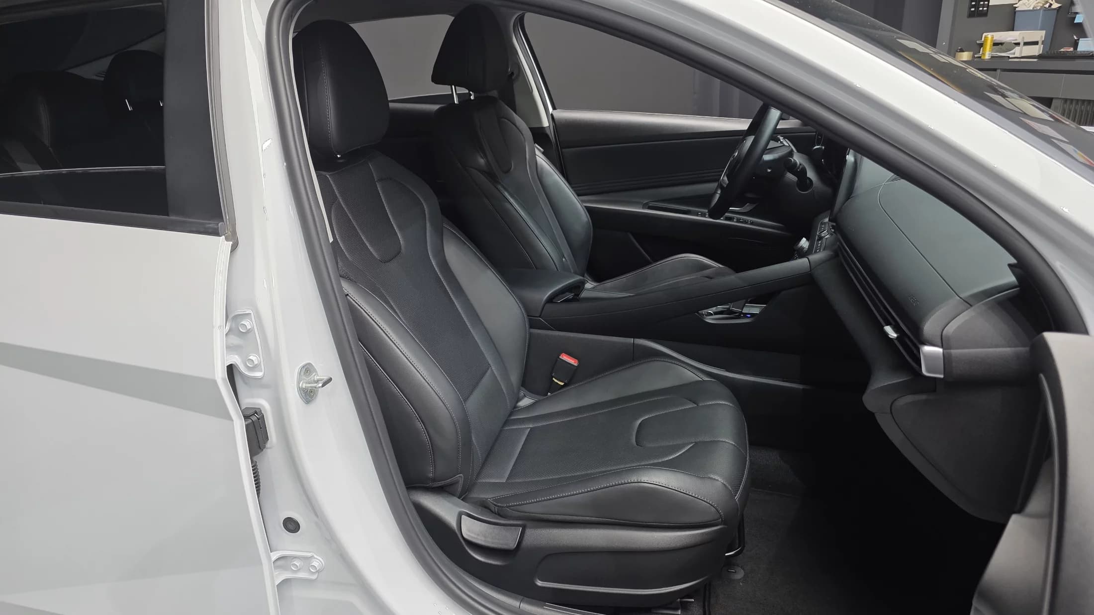 Hyundai AVANTE (Хендай Элантра) Modern, гибрид, 2021 г. 97698 км. — фото 12