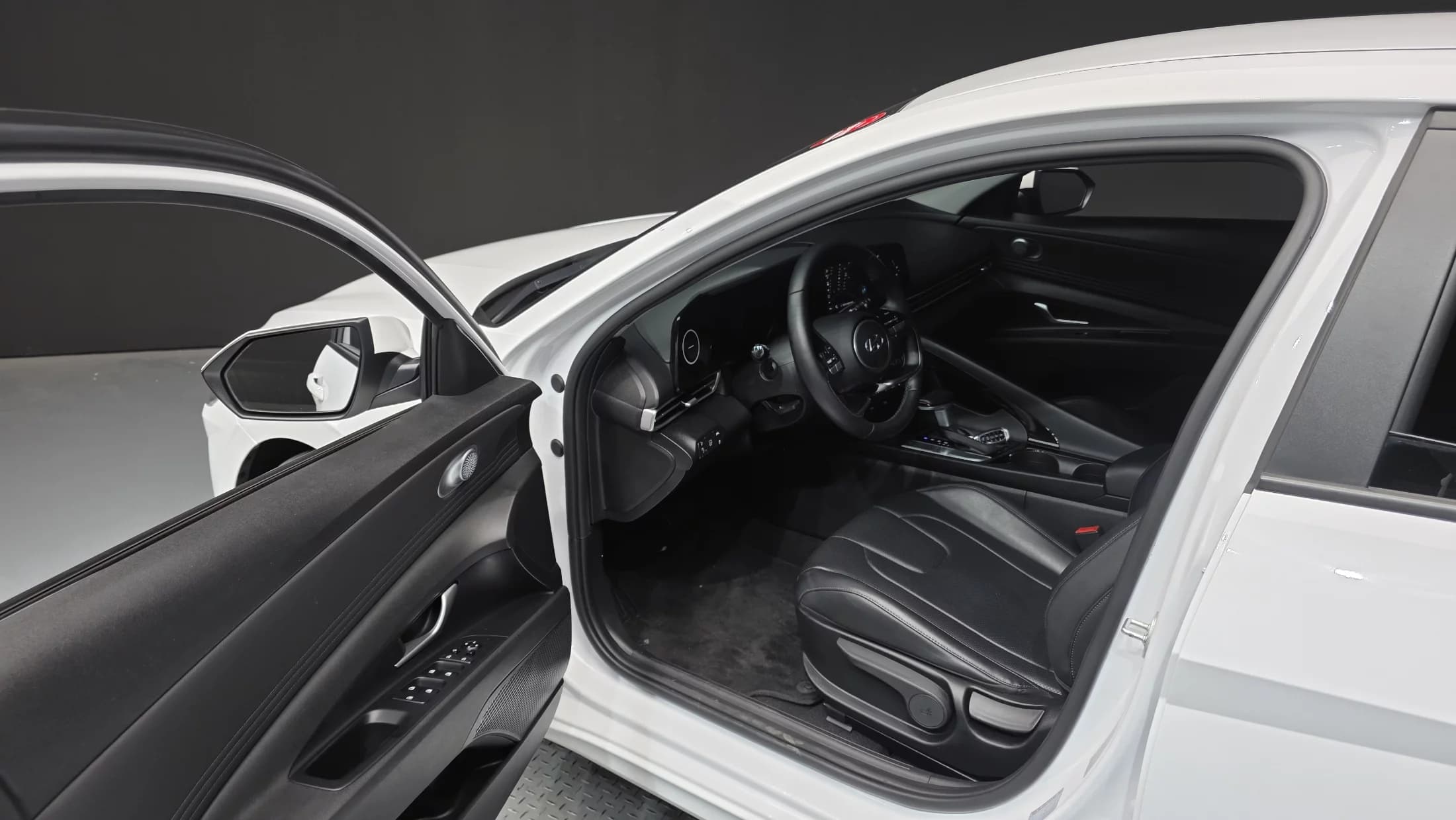 Hyundai AVANTE (Хендай Элантра) Modern, гибрид, 2021 г. 97698 км. — фото 10