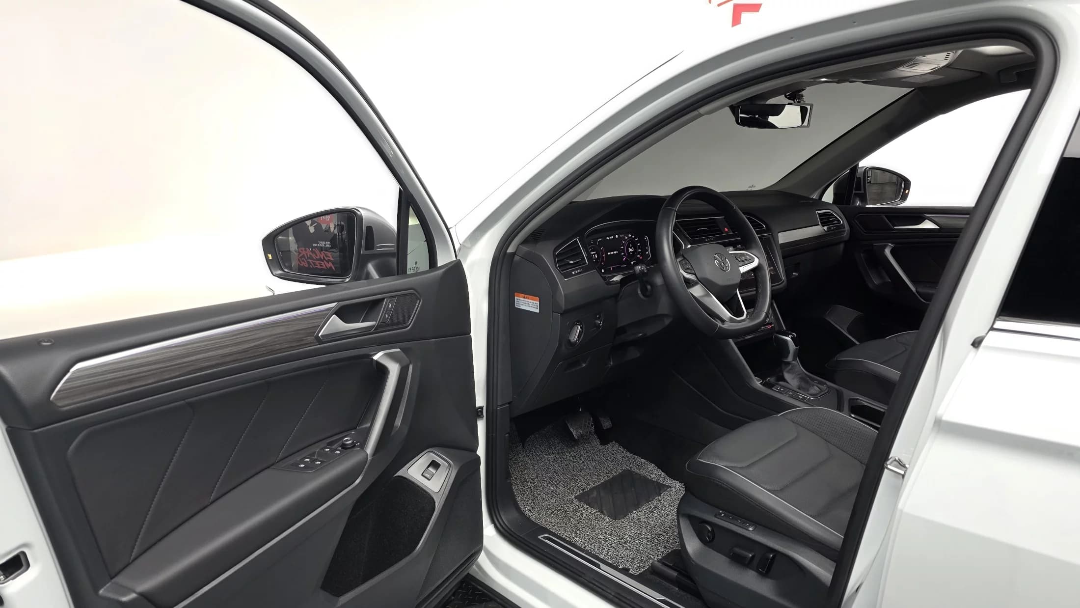 Volkswagen TIGUAN 2.0 TSI Prestige, 2024 г. 21278 км. — фото 12