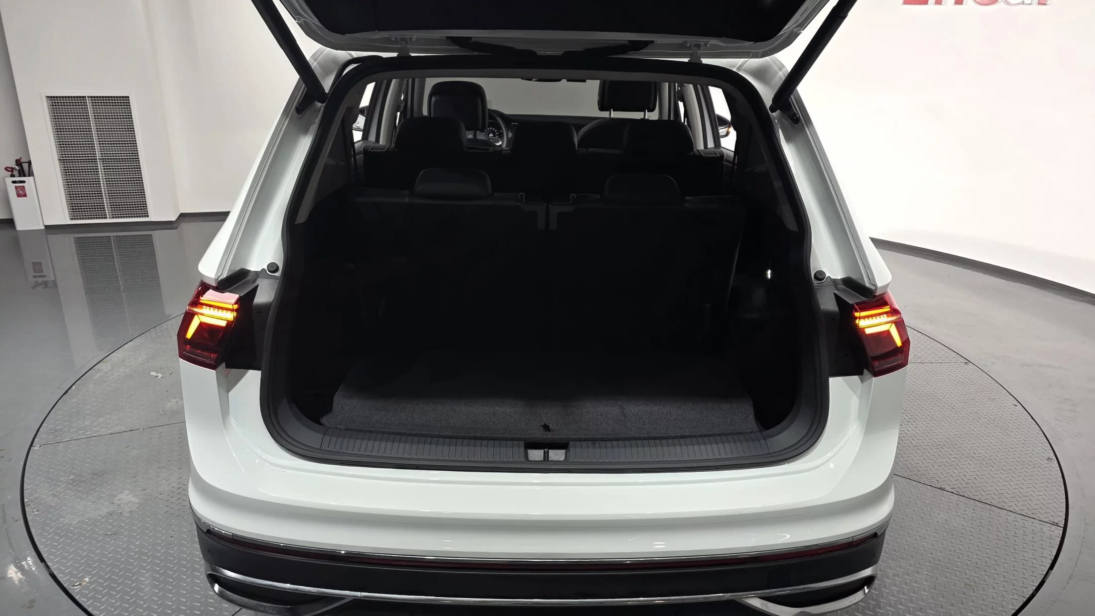 Volkswagen TIGUAN 2.0 TSI Prestige, 2024 г. 21278 км. — фото 20