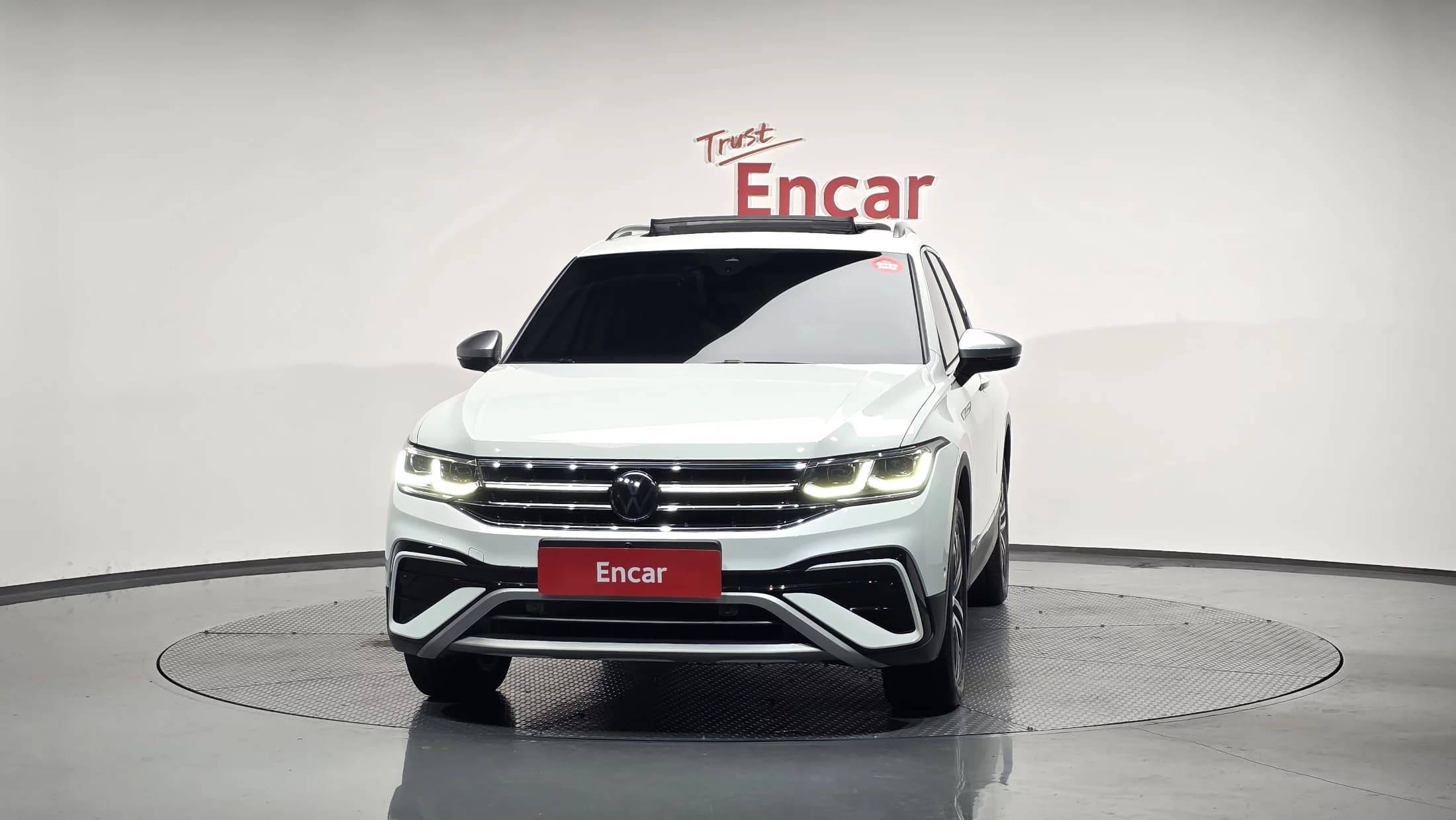 Volkswagen TIGUAN 2.0 TSI Prestige, 2024 г. 21278 км. — фото 3