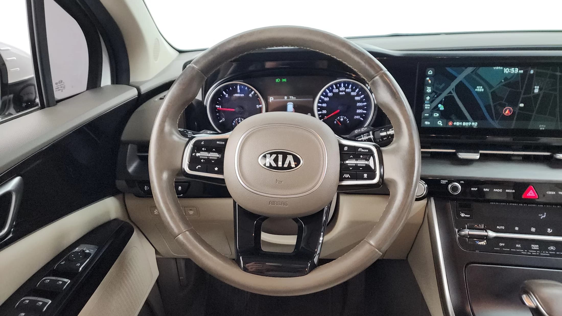 Kia Carnival 9-Seater Prestige, 2021 г. 98560 км. — фото 13