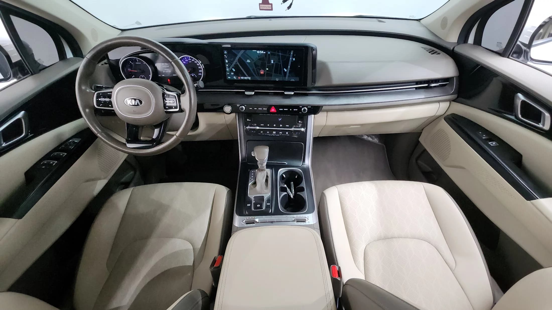 Kia Carnival 9-Seater Prestige, 2021 г. 98560 км. — фото 7