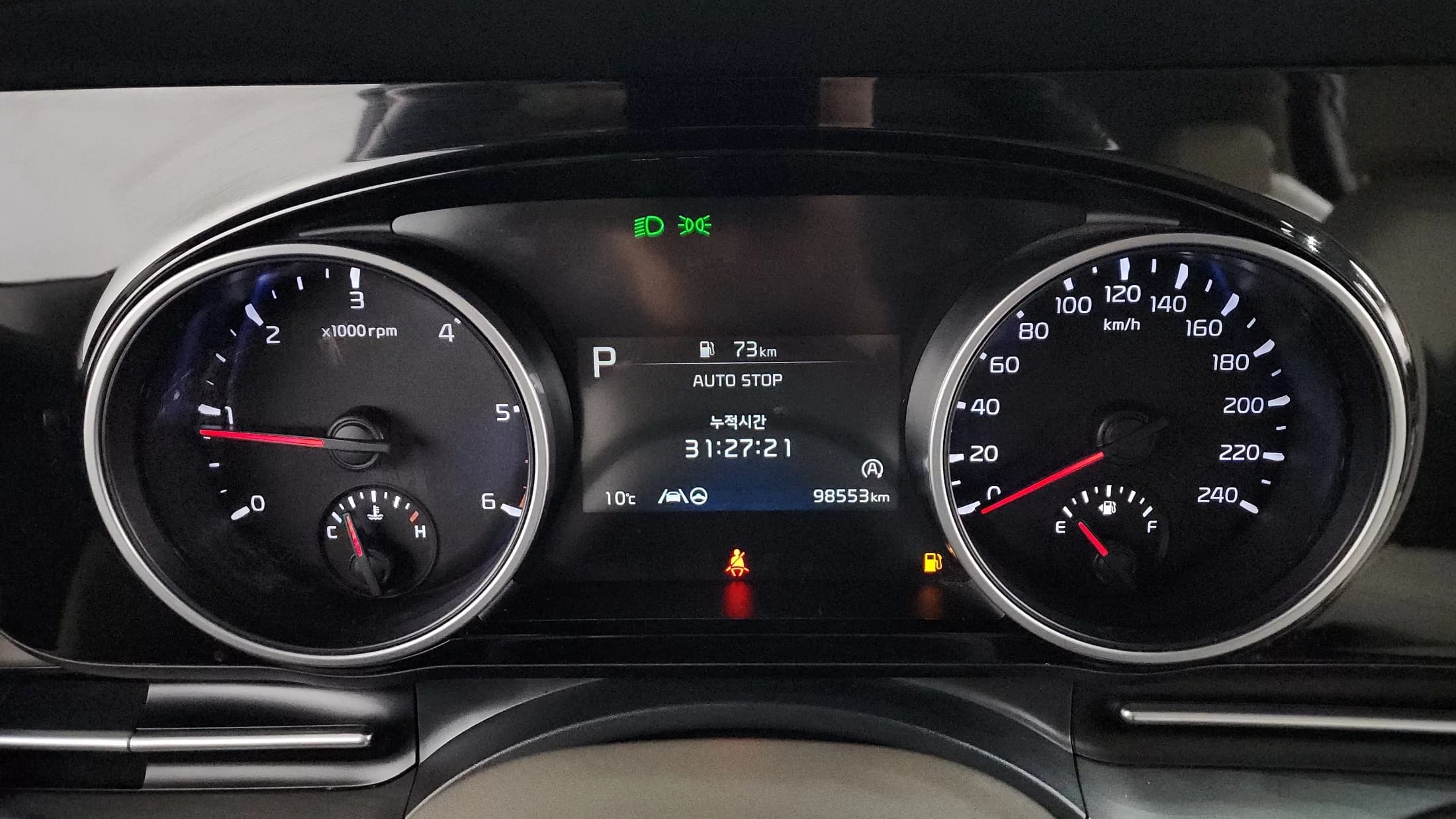 Kia Carnival 9-Seater Prestige, 2021 г. 98560 км. — фото 8