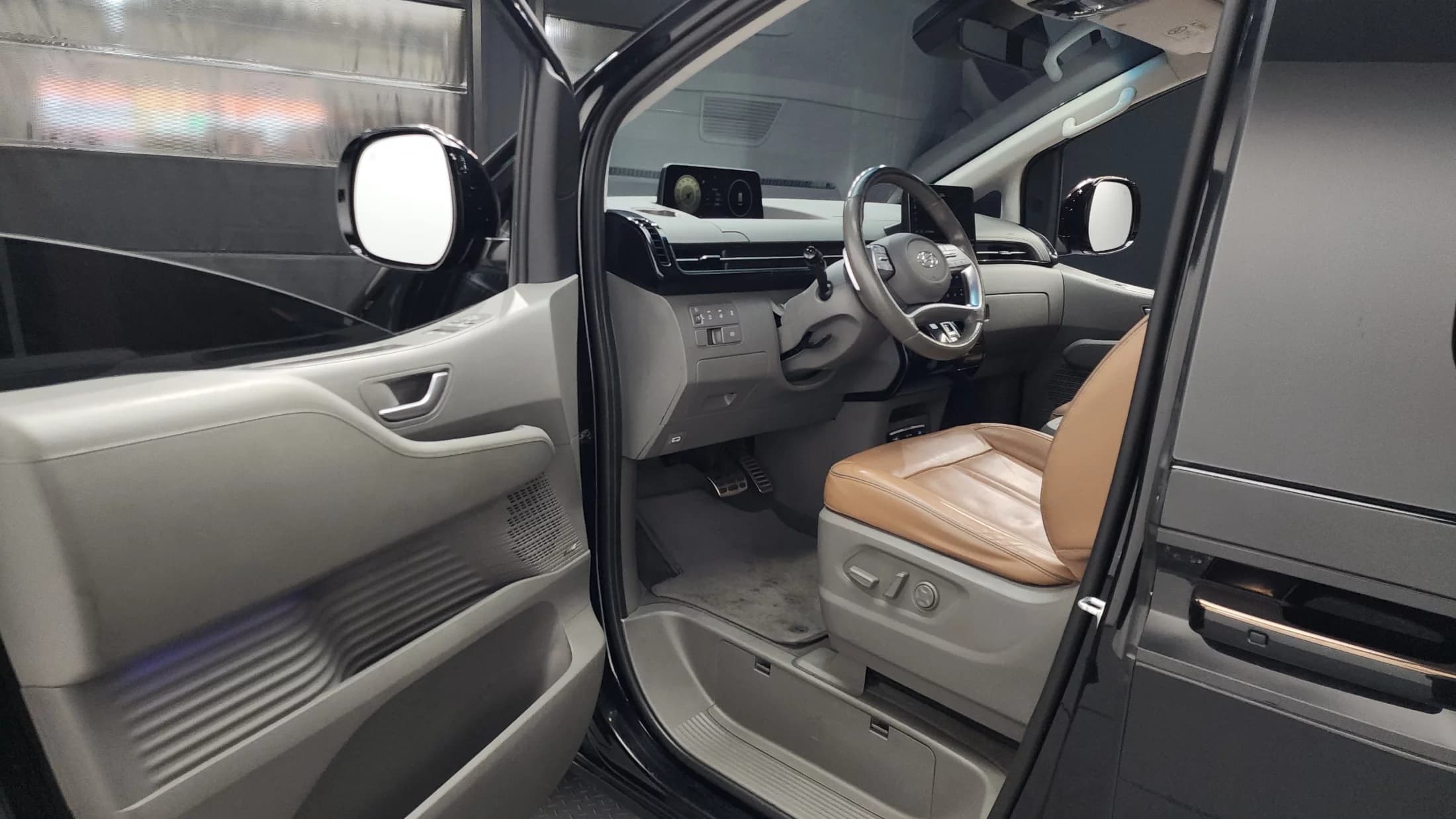 Hyundai Staria Lounge 9-Seater Inspiration, 2021 г. 190028 км. — фото 10