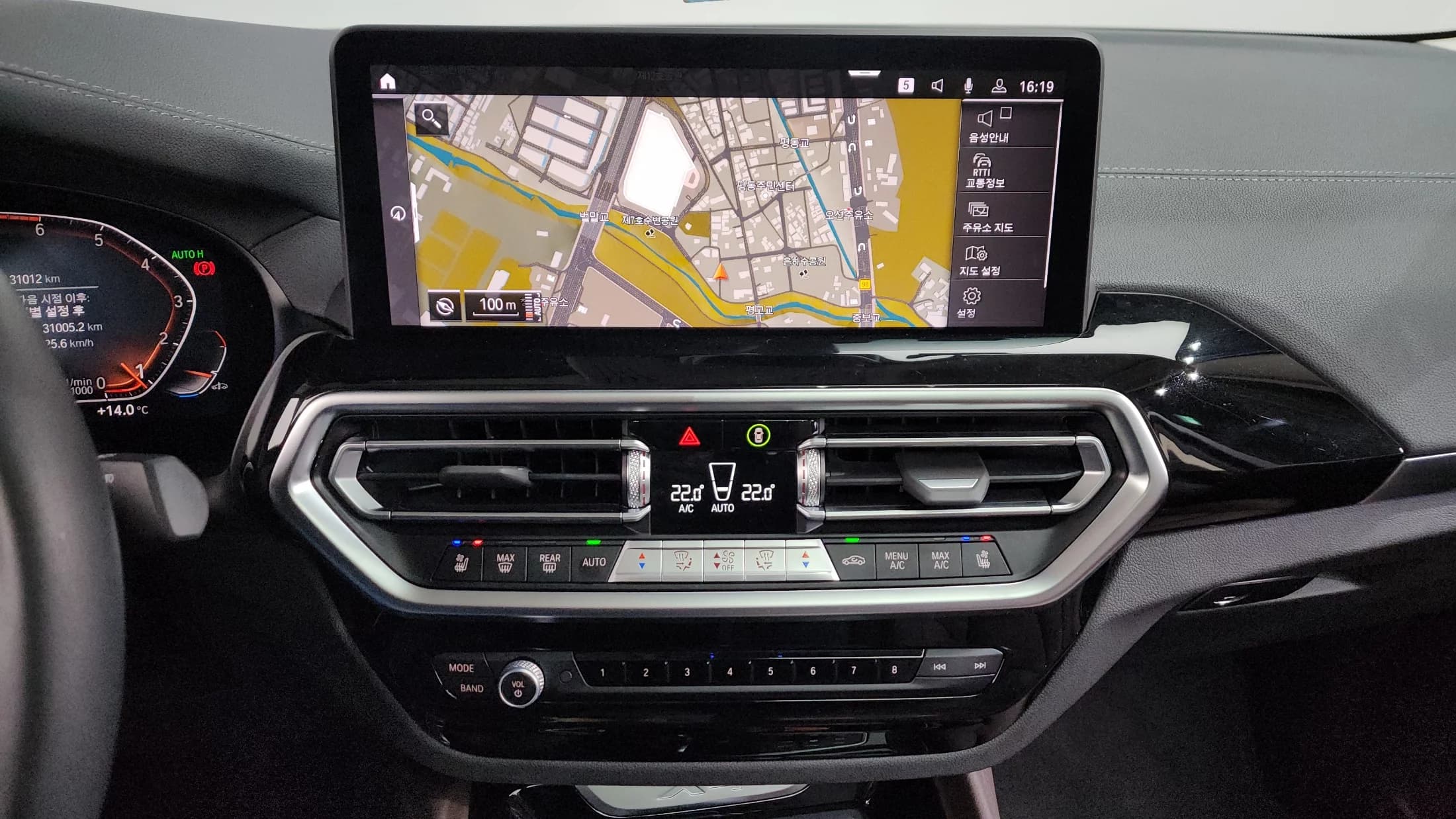 BMW X4 xDrive20i xLine, 2022 г. 31068 км. — фото 14