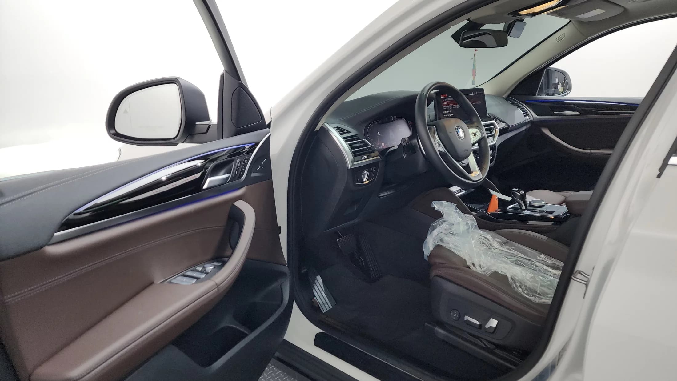 BMW X4 xDrive20i xLine, 2022 г. 31068 км. — фото 10