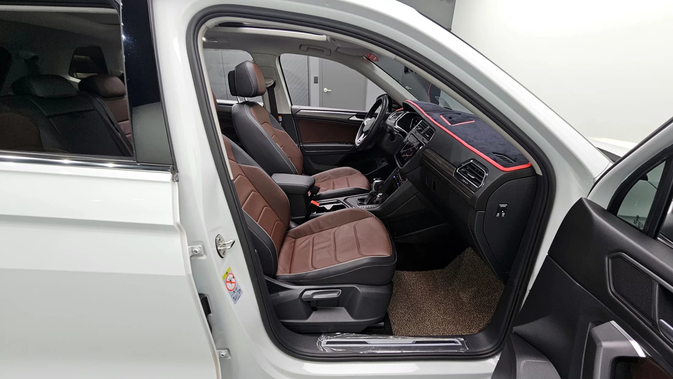 Volkswagen TIGUAN 2.0 TSI Prestige, 2022 г. 43293 км. — фото 12