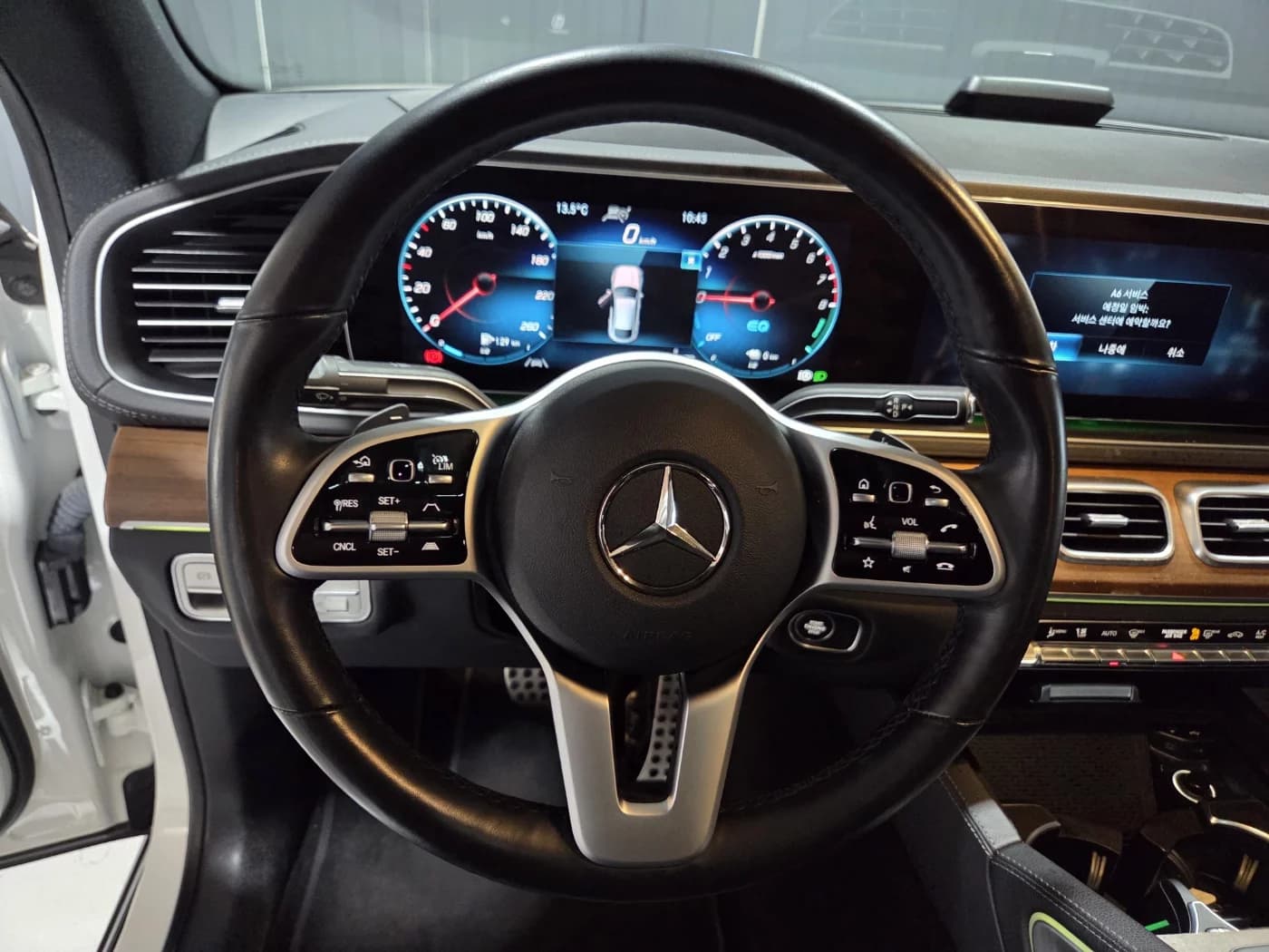 Mercedes-Benz GLE-Class GLE350e 4MATIC Coupe, гибрид, 2021 г. 60312 км. — фото 15