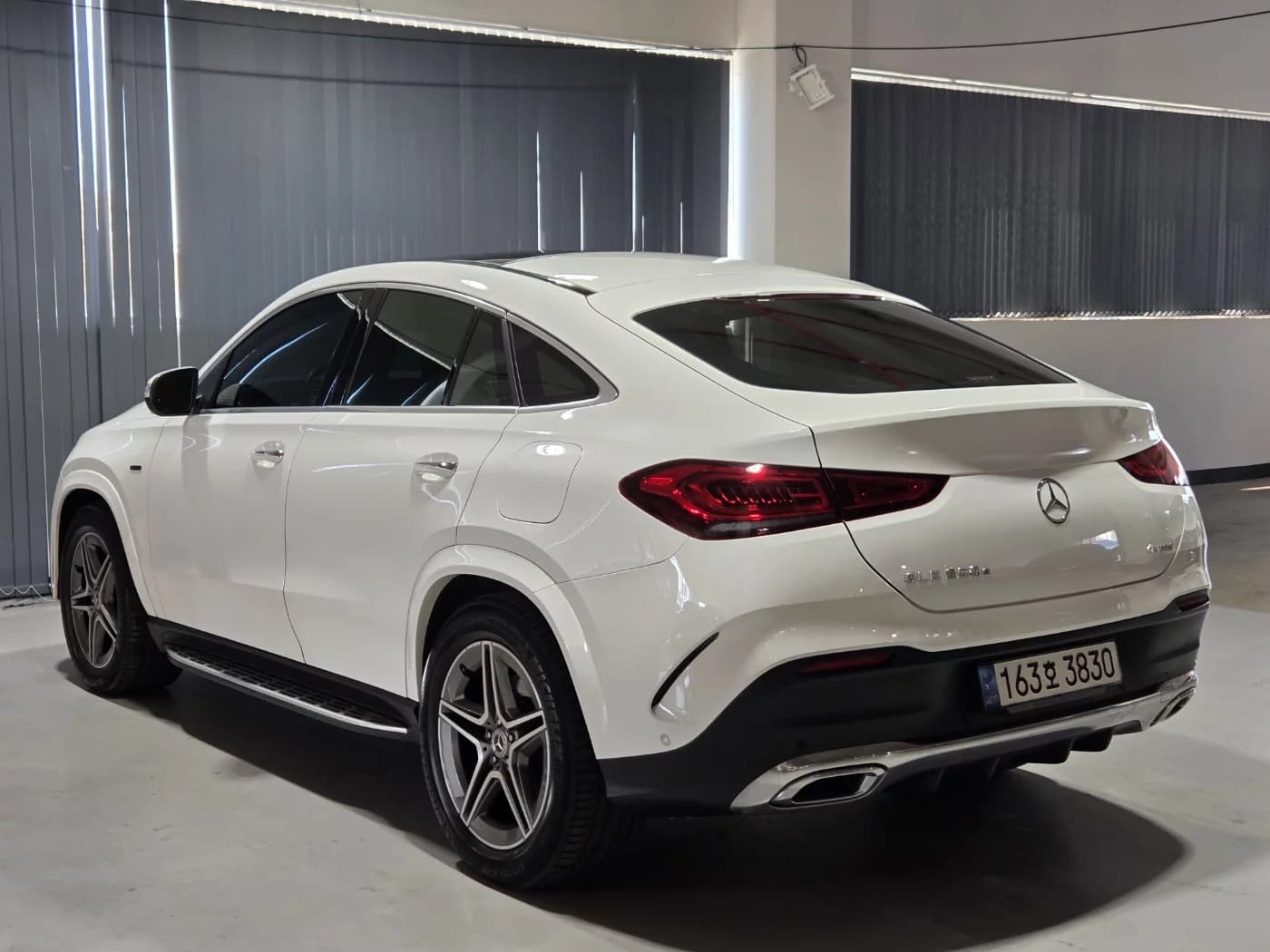 Mercedes-Benz GLE-Class GLE350e 4MATIC Coupe, гибрид, 2021 г. 60312 км. — фото 4