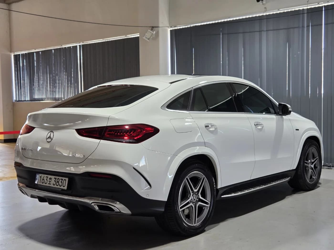 Mercedes-Benz GLE-Class GLE350e 4MATIC Coupe, гибрид, 2021 г. 60312 км. — фото 6