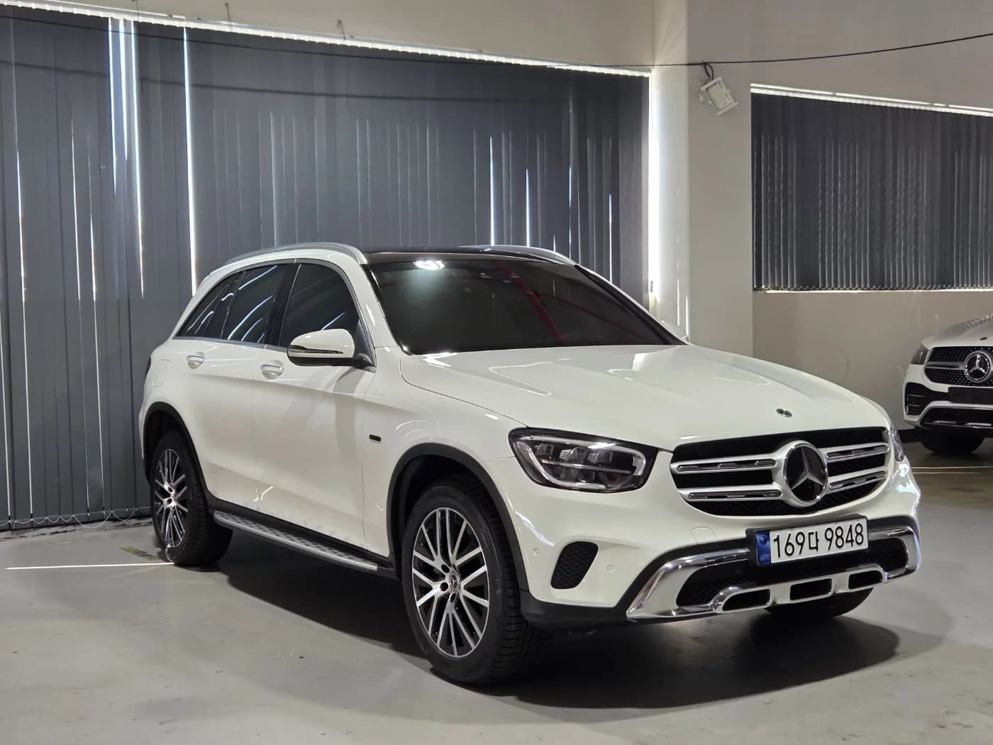 Mercedes-Benz GLC-Class GLC300e 4MATIC, гибрид, 2021 г. 30449 км. — фото 3