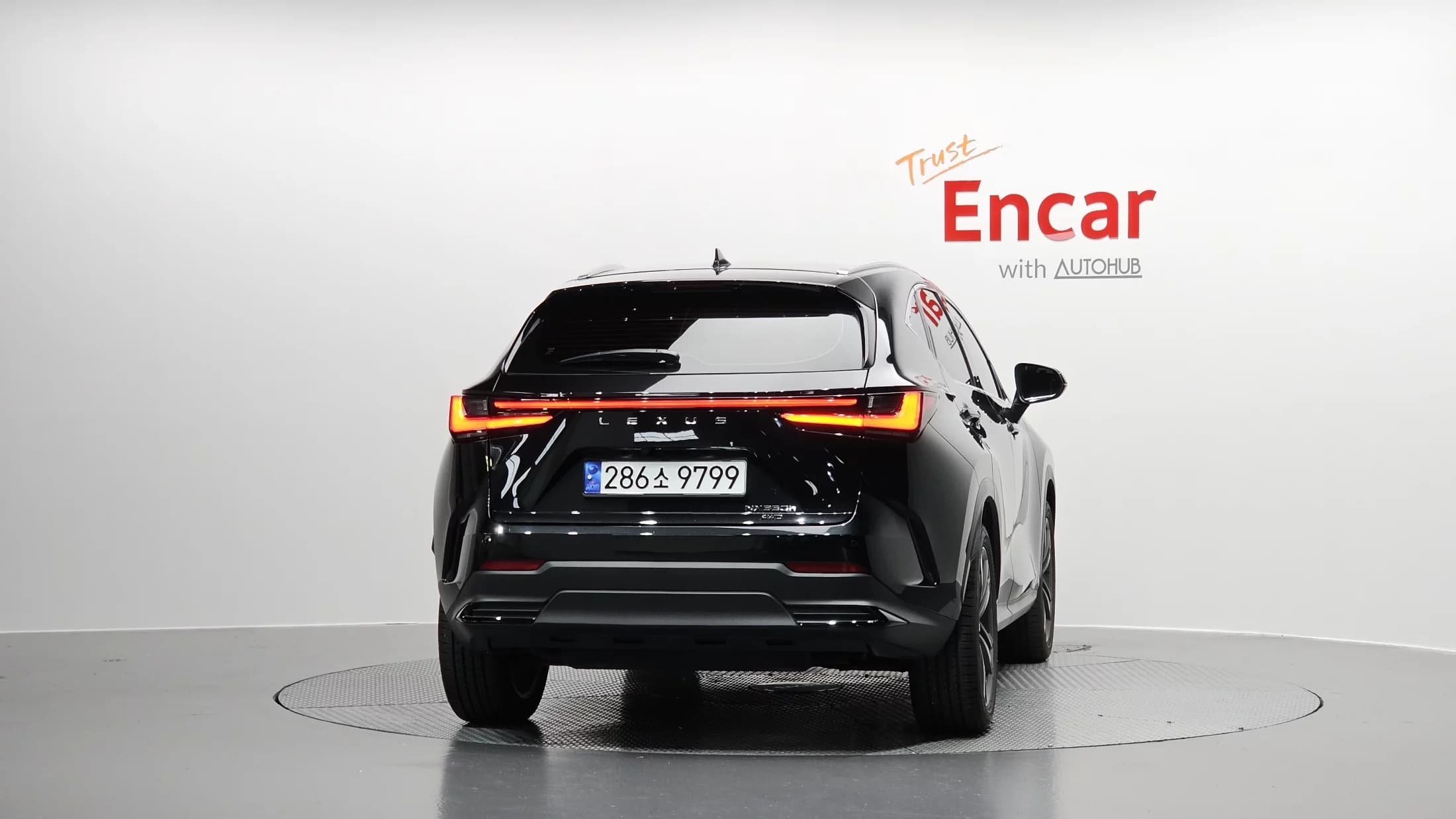 Lexus NX350h Premium, гибрид, 2024 г. 10734 км. — фото 4