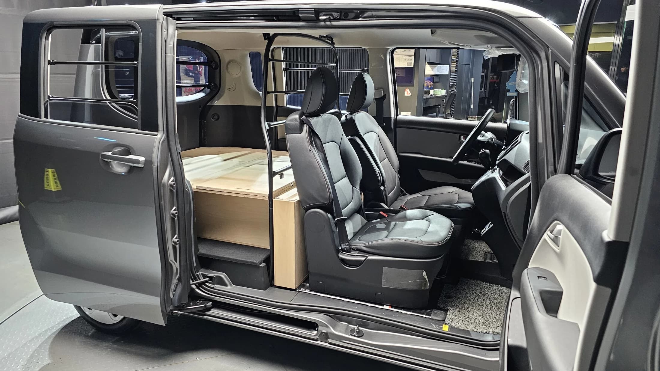 Kia RAY Van 2-Seater Prestige Special, 2024 г. 24470 км. — фото 10