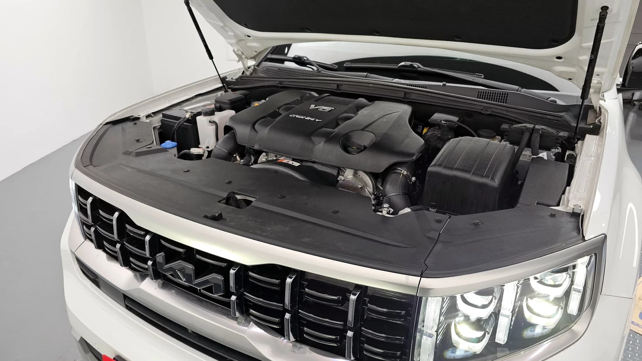 Kia Mohave Diesel 3.0 4WD 7-Seater Masters, 2022 г. 64769 км. — фото 6