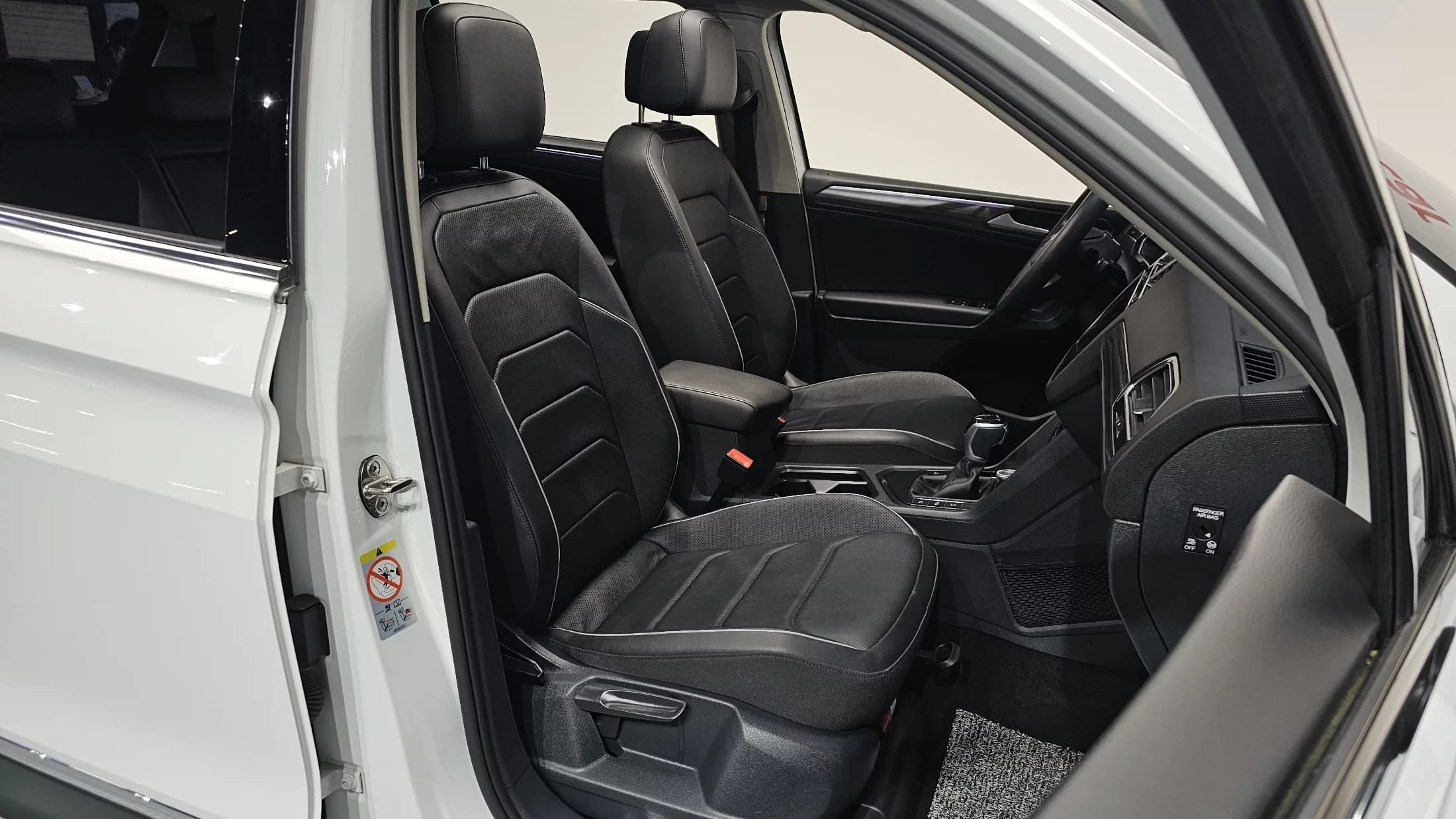 Volkswagen TIGUAN 2.0 TSI Prestige, 2022 г. 35159 км. — фото 9
