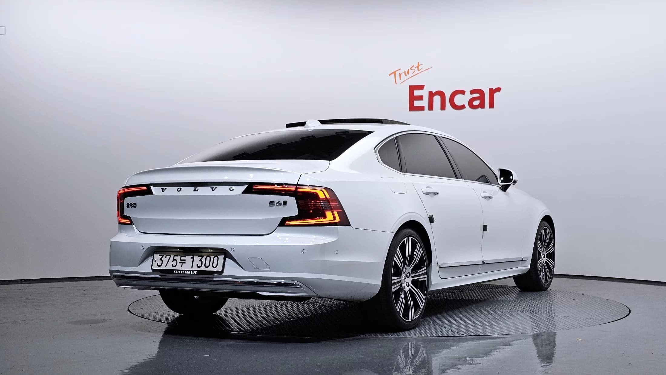 Volvo S90 B6 AWD Ultimate Bright, 2023 г. 14591 км. — фото 2