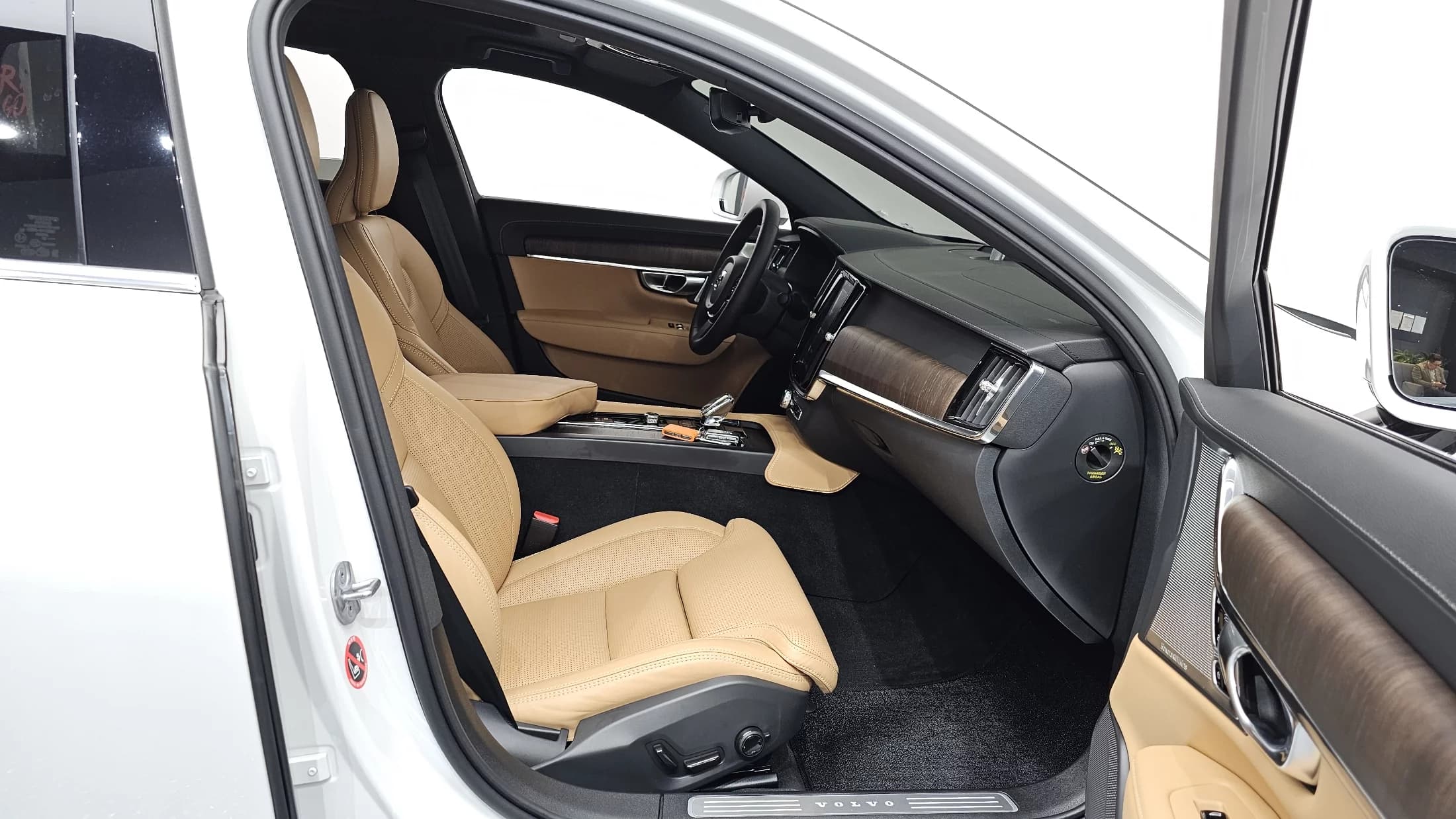 Volvo S90 B6 AWD Ultimate Bright, 2023 г. 14591 км. — фото 11