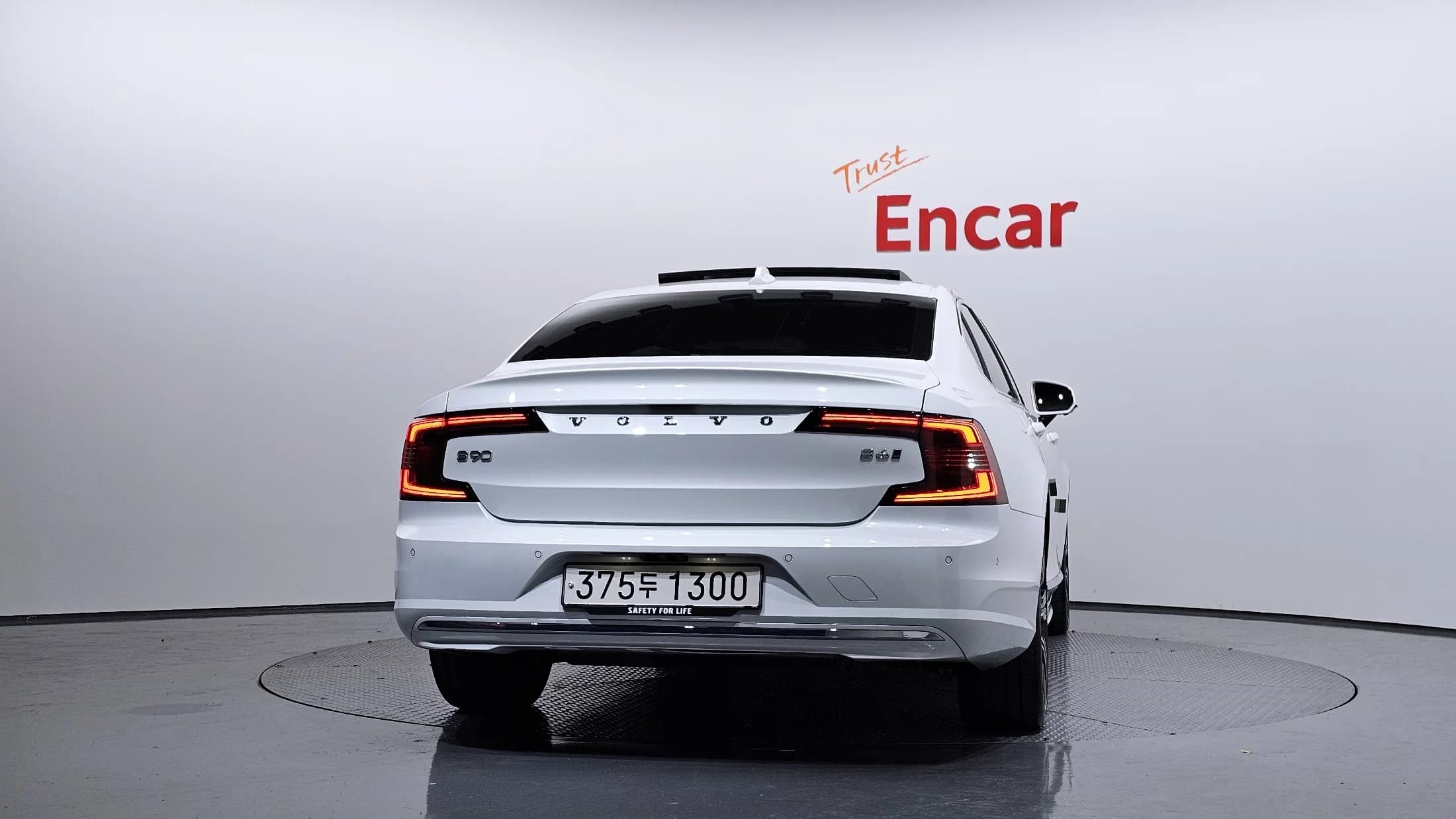 Volvo S90 B6 AWD Ultimate Bright, 2023 г. 14591 км. — фото 4