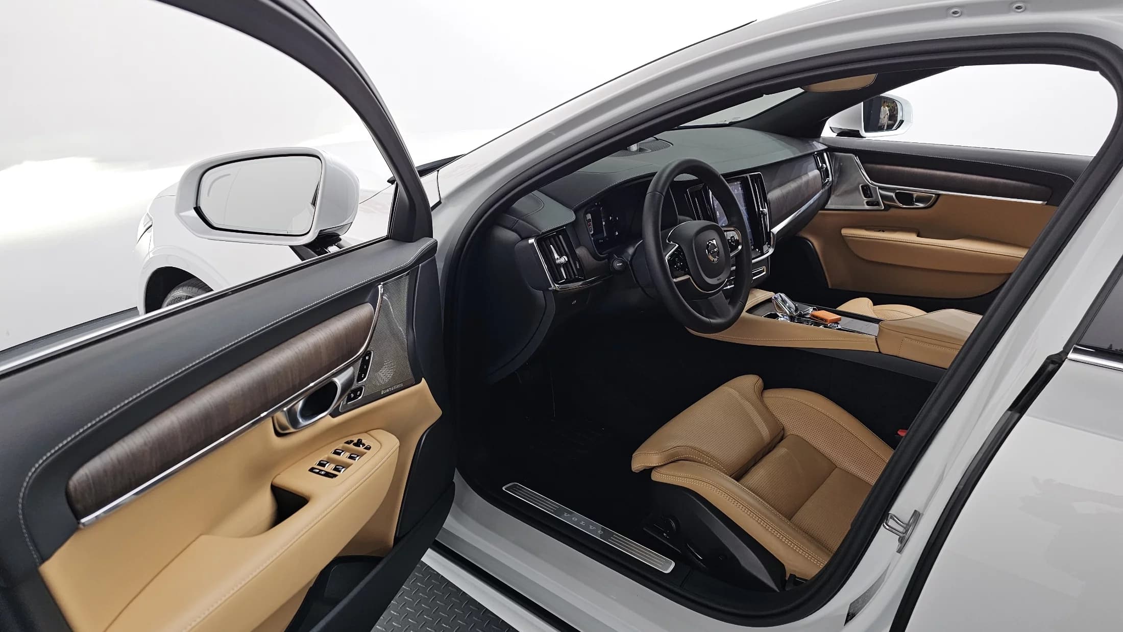Volvo S90 B6 AWD Ultimate Bright, 2023 г. 14591 км. — фото 10