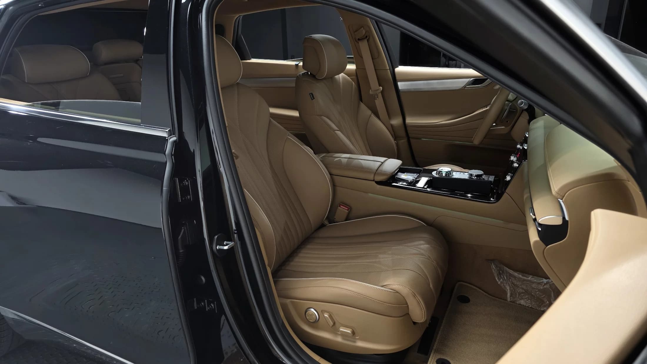 Genesis G80 Gasoline 2.5 Turbo 2WD, 2025 г. 7166 км. — фото 9