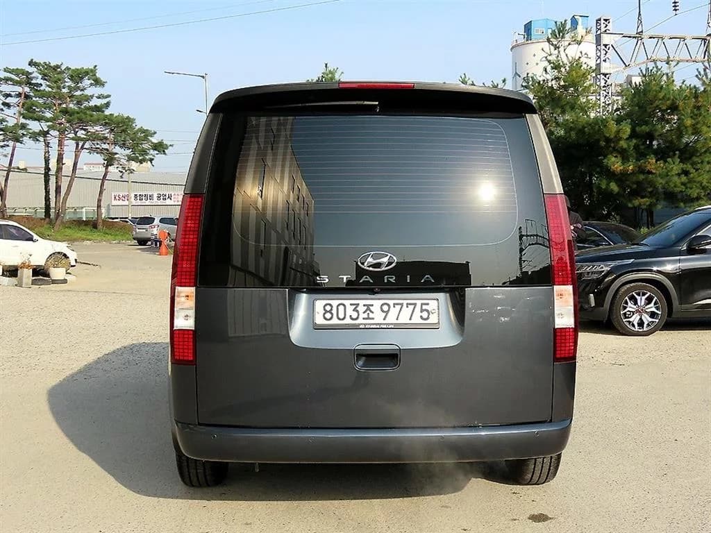 Hyundai Staria L3.5 Cargo 3-Seater Modern, 2022 г. 20574 км. — фото 4