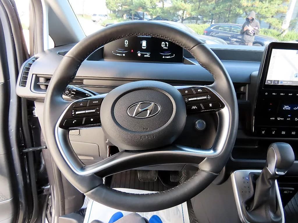 Hyundai Staria L3.5 Cargo 3-Seater Modern, 2022 г. 20574 км. — фото 8
