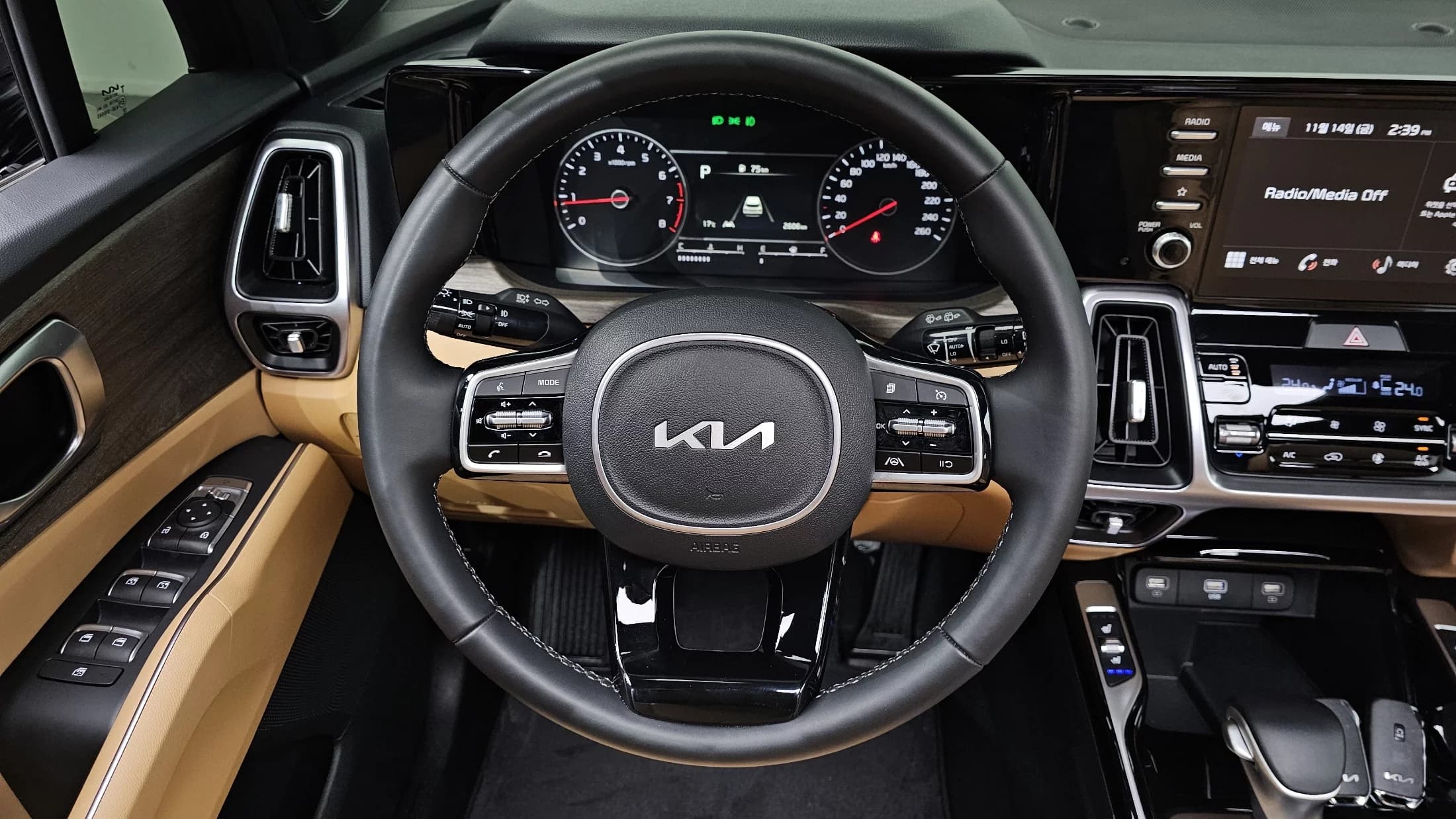 Kia Sorento Gasoline 2.5T 2WD Prestige, 2022 г. 2719 км. — фото 13