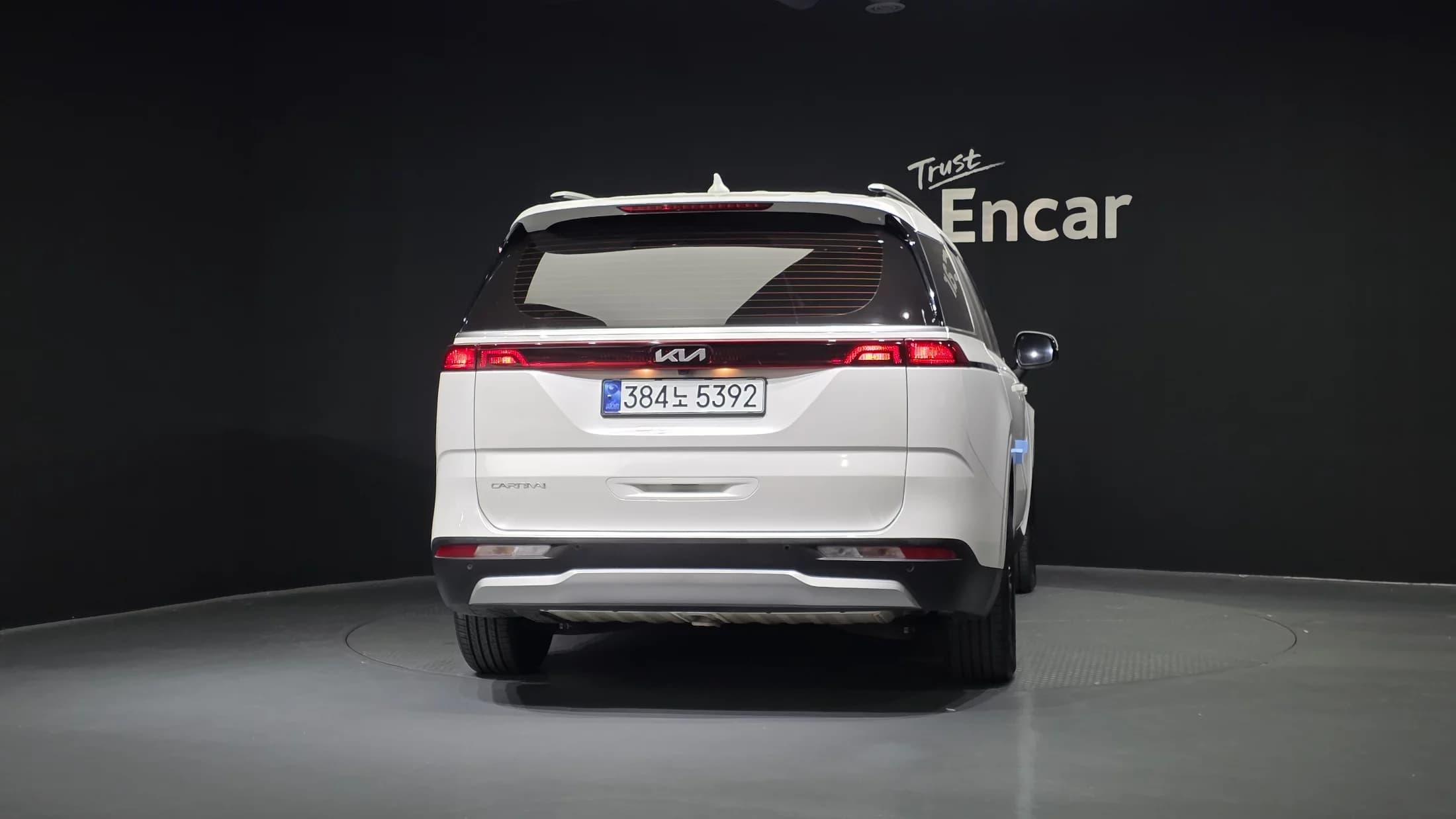 Kia Carnival 9-Seater Prestige, 2022 г. 73423 км. — фото 4