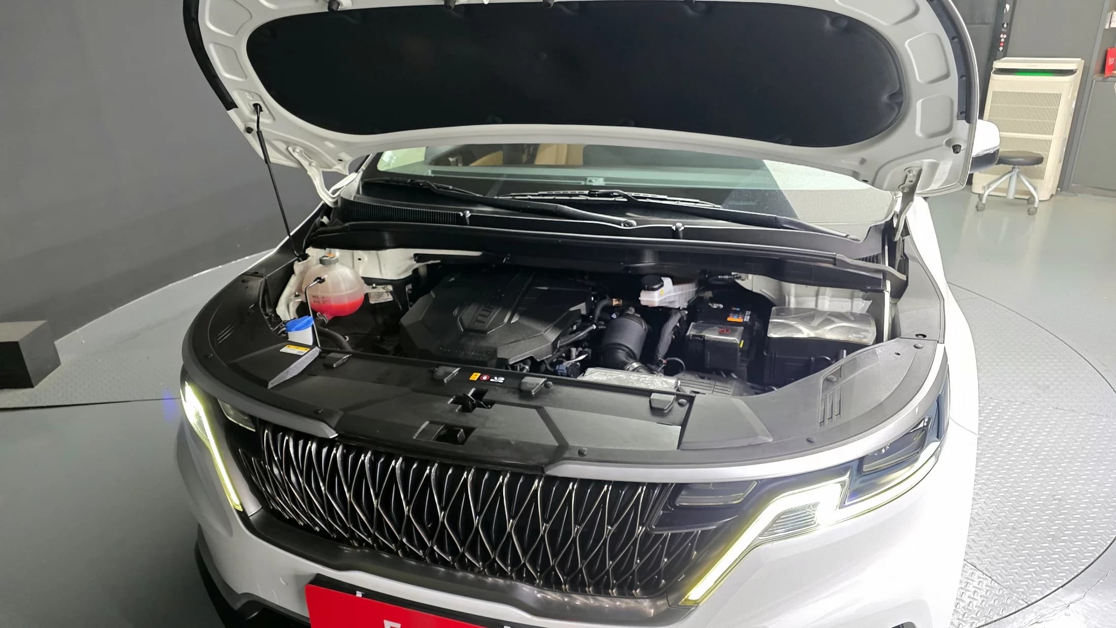 Kia Carnival 9-Seater Prestige, 2022 г. 73423 км. — фото 6