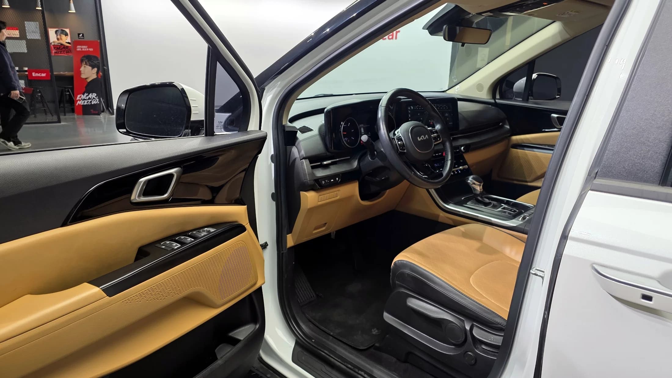 Kia Carnival 9-Seater Prestige, 2022 г. 73423 км. — фото 10