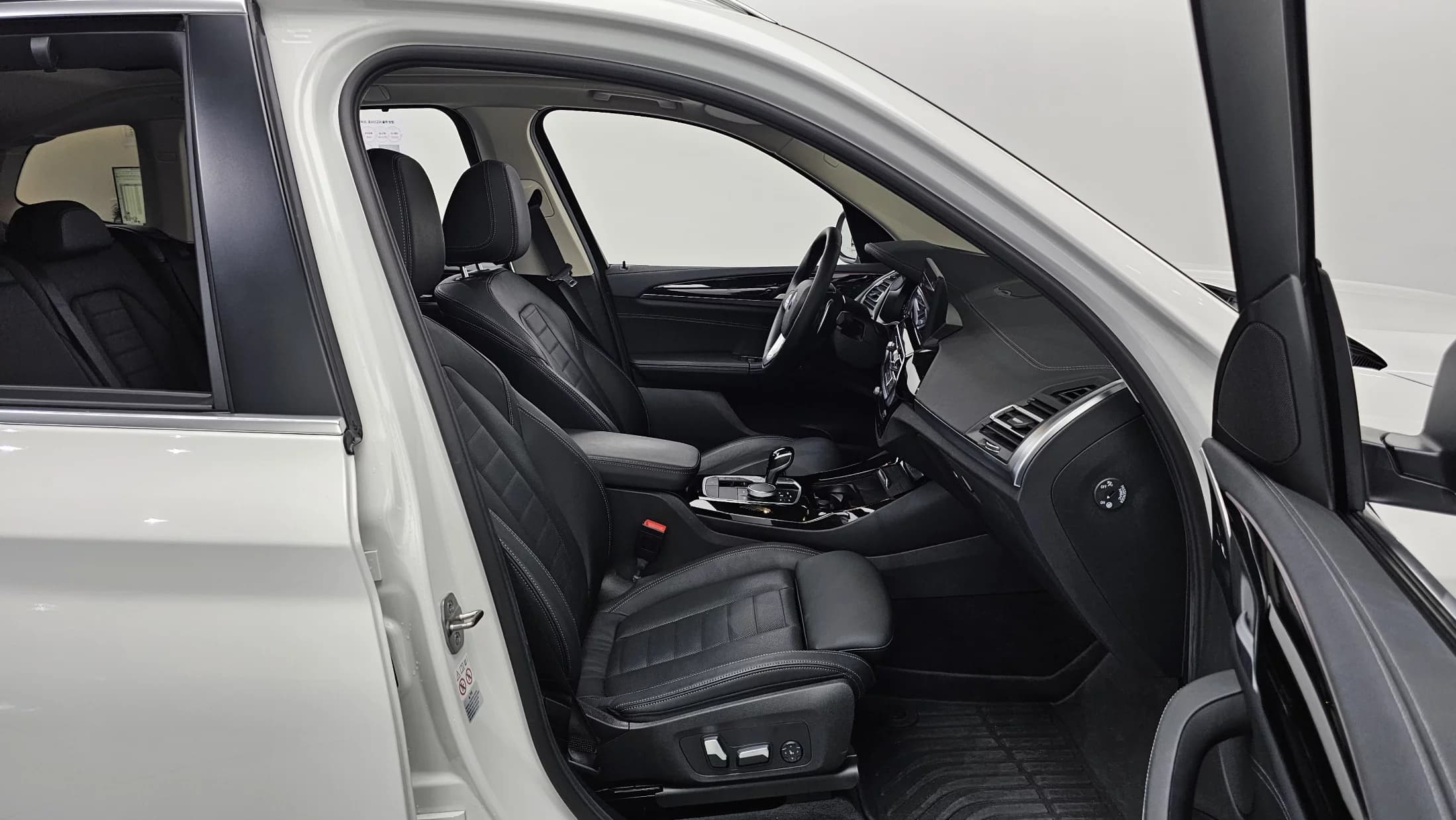 BMW X3 xDrive 20i, 2023 г. 47015 км. — фото 10