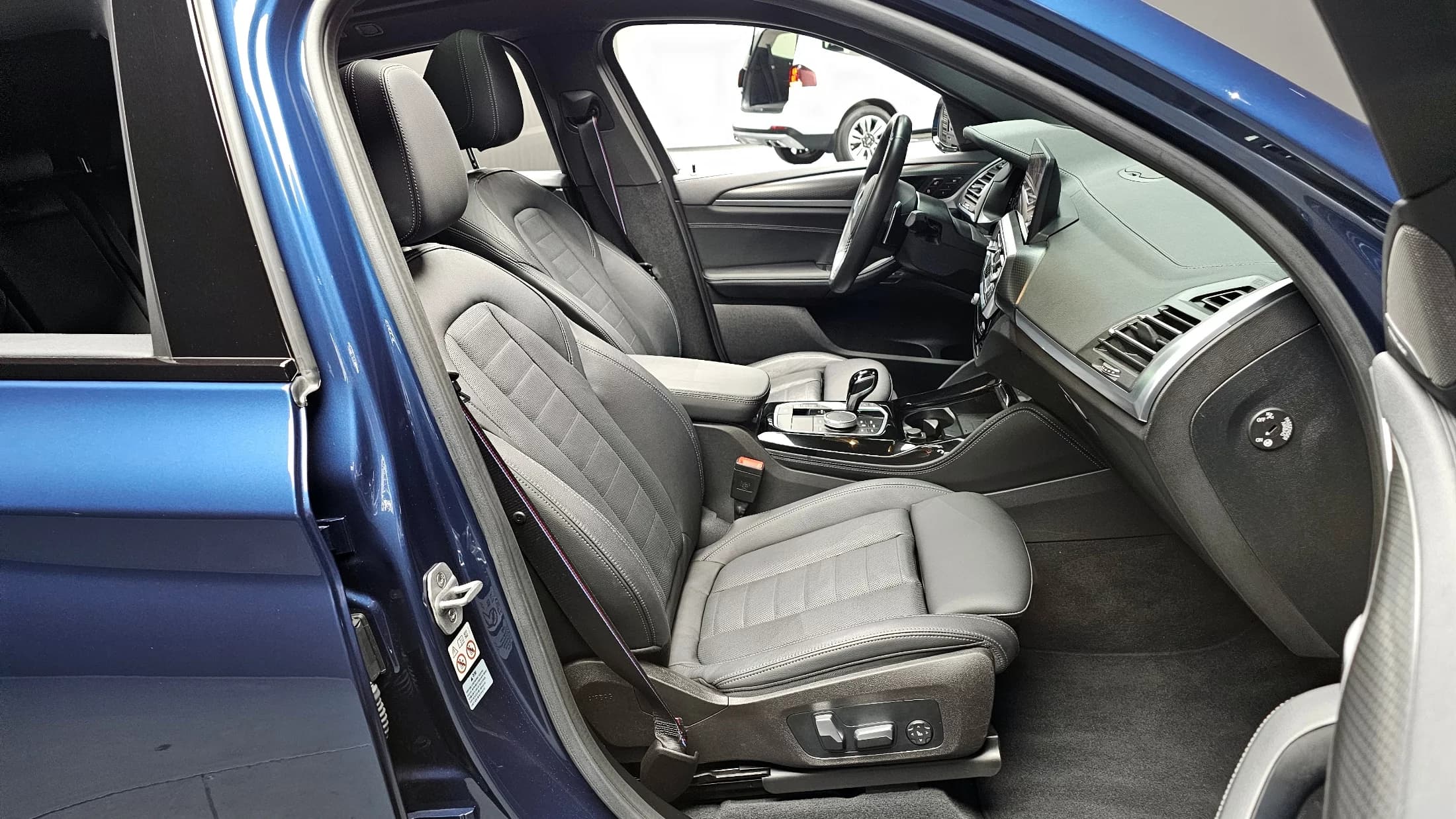 BMW X4 xDrive20i M Sports Pro, 2023 г. 71248 км. — фото 10