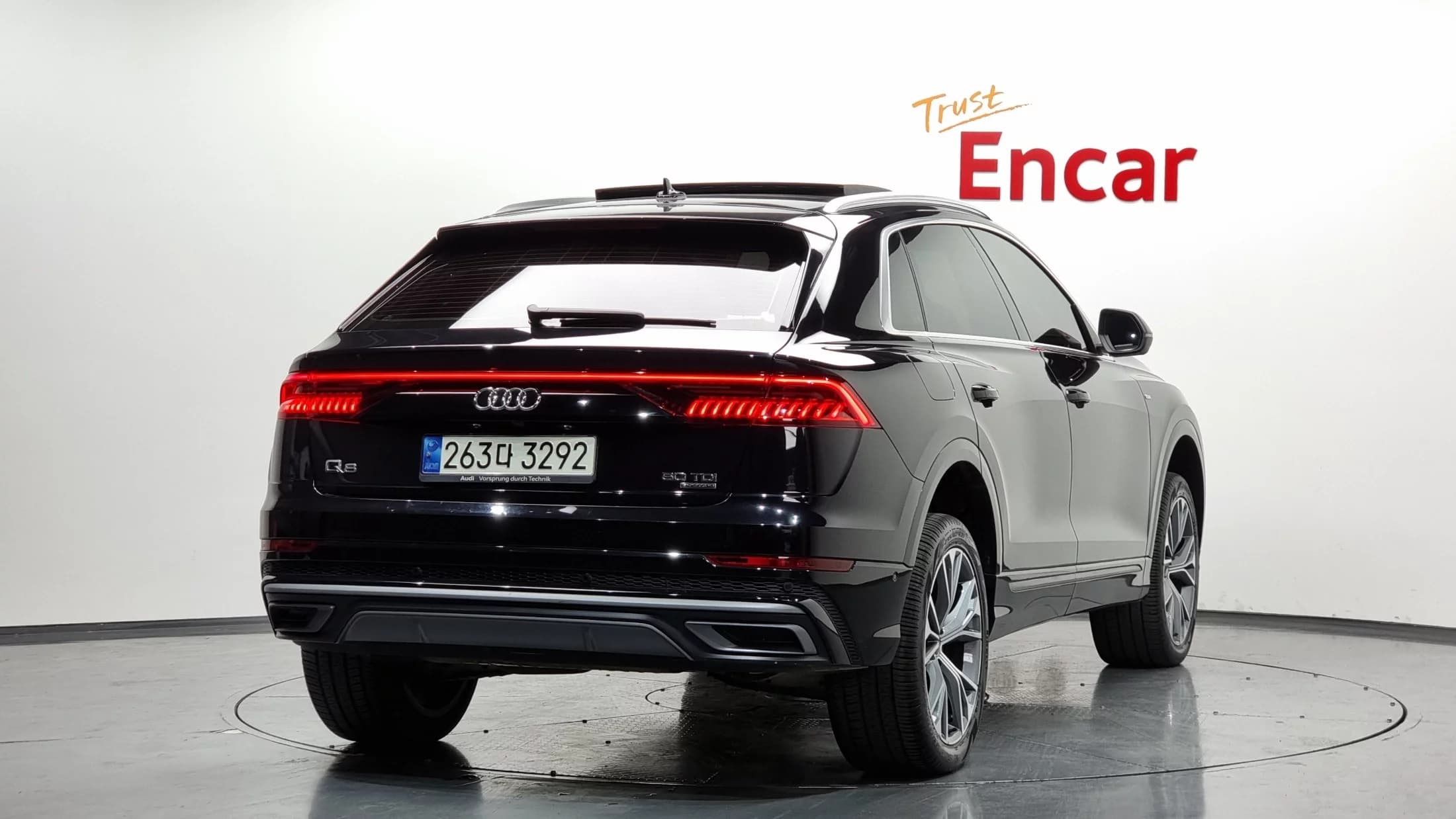 Audi Q8 50 TDI Quattro Premium, 2021 г. 44937 км. — фото 2
