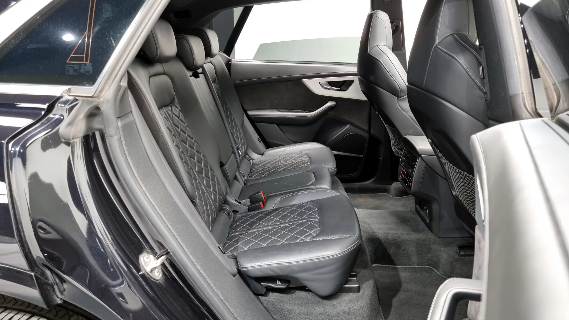 Audi Q8 50 TDI Quattro Premium, 2021 г. 44937 км. — фото 12