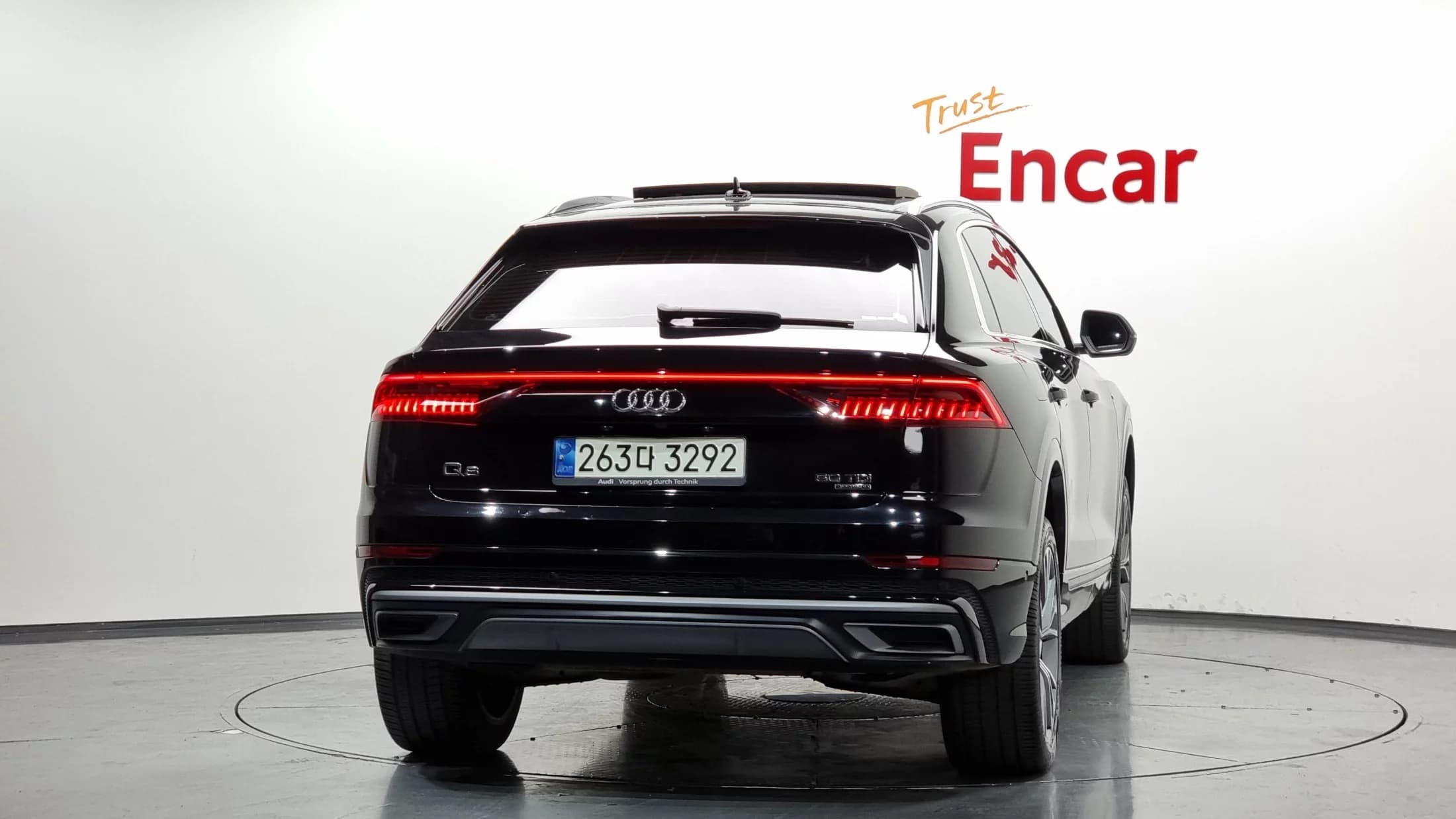 Audi Q8 50 TDI Quattro Premium, 2021 г. 44937 км. — фото 4