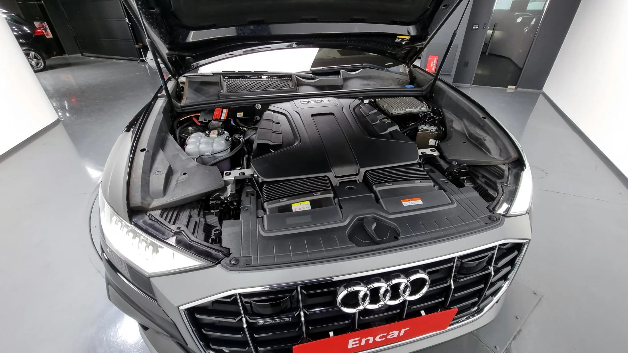 Audi Q8 50 TDI Quattro Premium, 2021 г. 44937 км. — фото 6