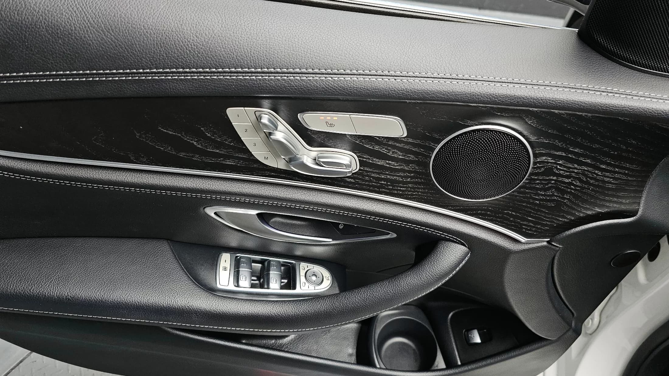 Mercedes-Benz E-Class E220d 4MATIC AMG Line, 2021 г. 35494 км. — фото 16