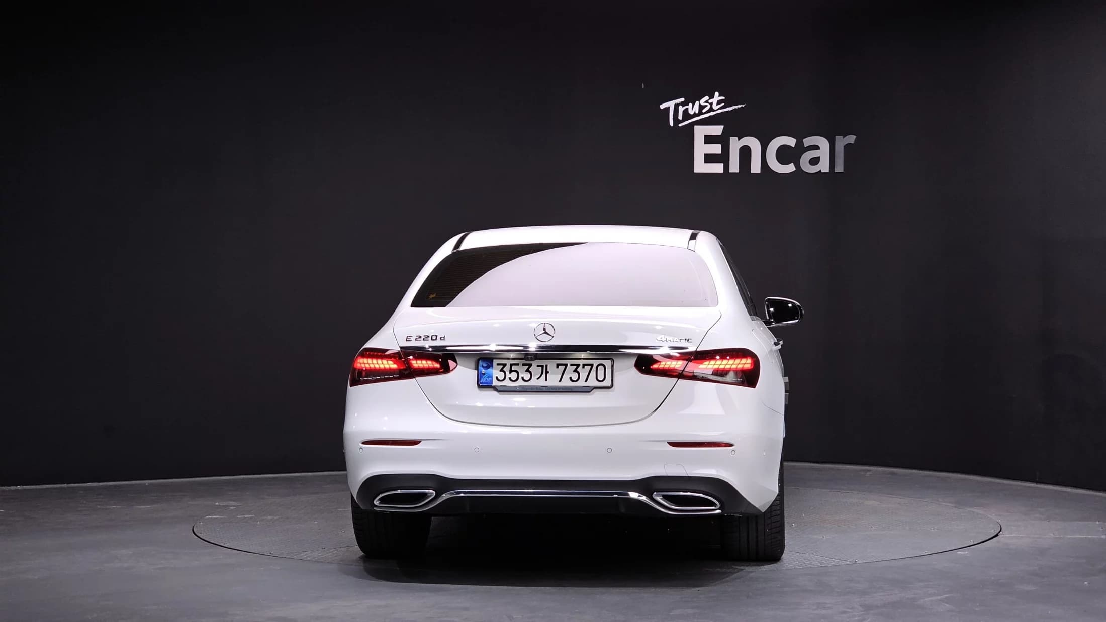 Mercedes-Benz E-Class E220d 4MATIC AMG Line, 2021 г. 35494 км. — фото 3