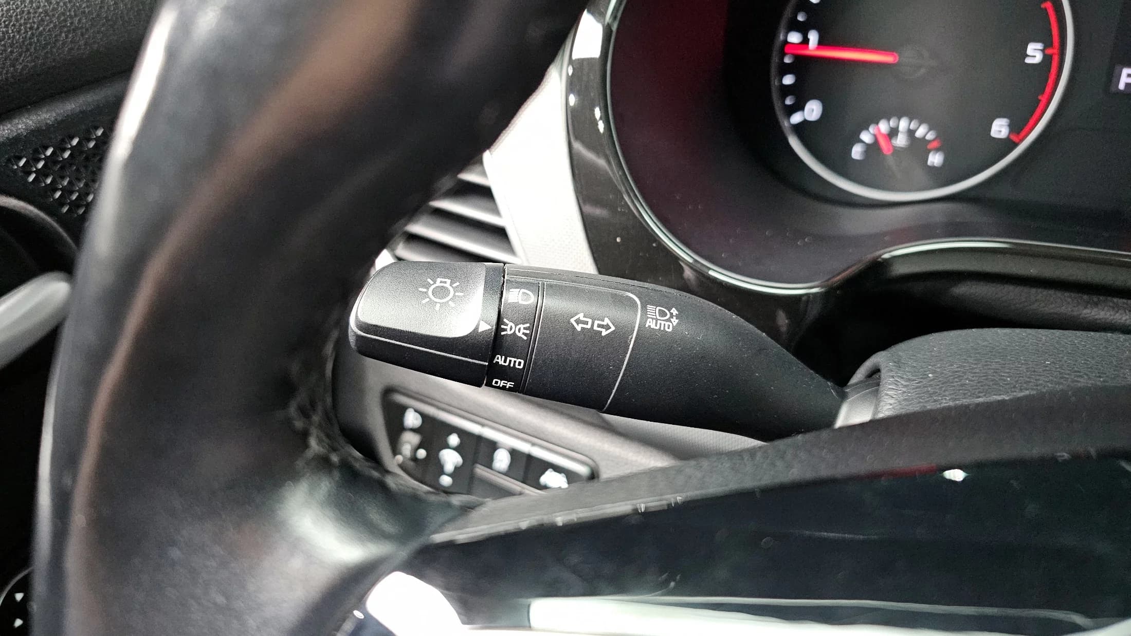 Kia Seltos Diesel 1.6 4WD Trendy, 2021 г. 81131 км. — фото 17