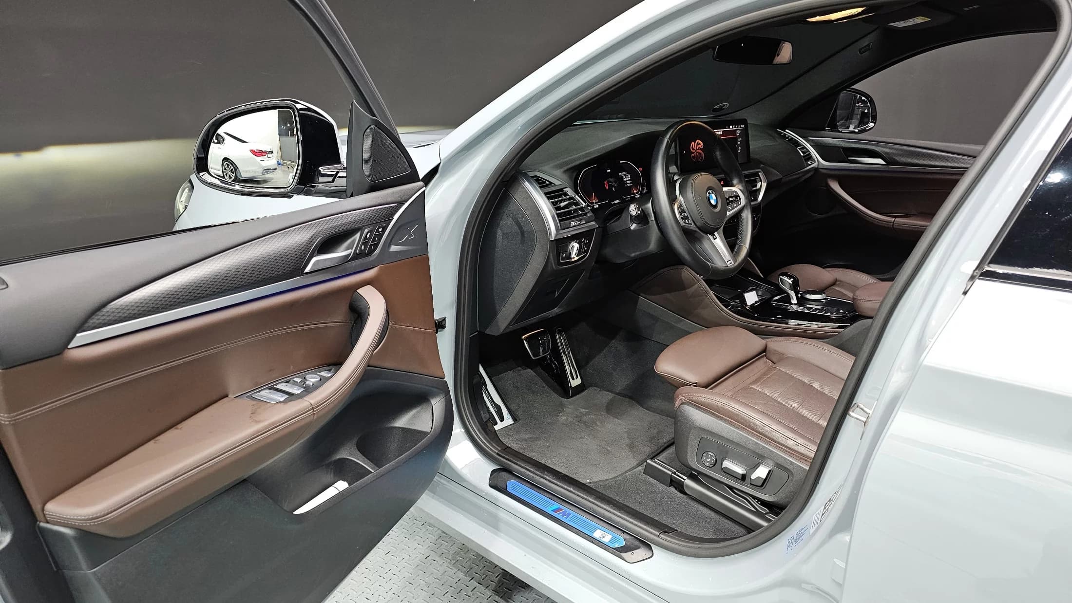 BMW X4 xDrive20i M Sport, 2023 г. 30110 км. — фото 10