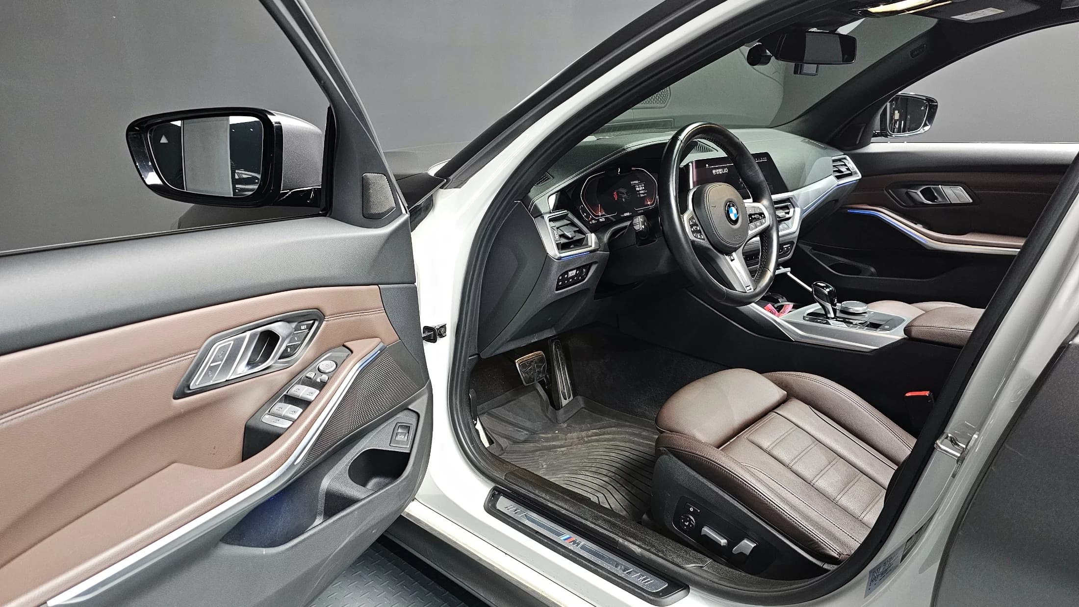 BMW 3-Series 320i Touring M Sports, 2022 г. 65153 км. — фото 11