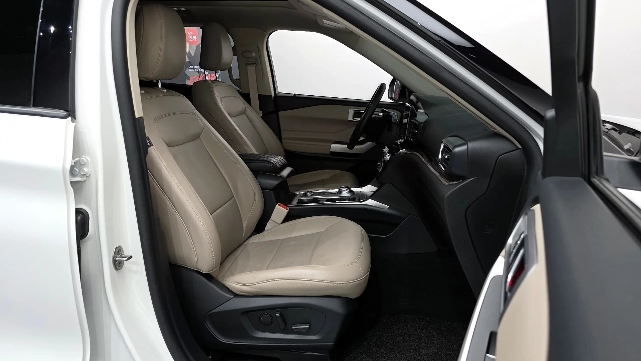 Ford EXPLORER 2.3 LimIted 4WD, 2021 г. 46693 км. — фото 11